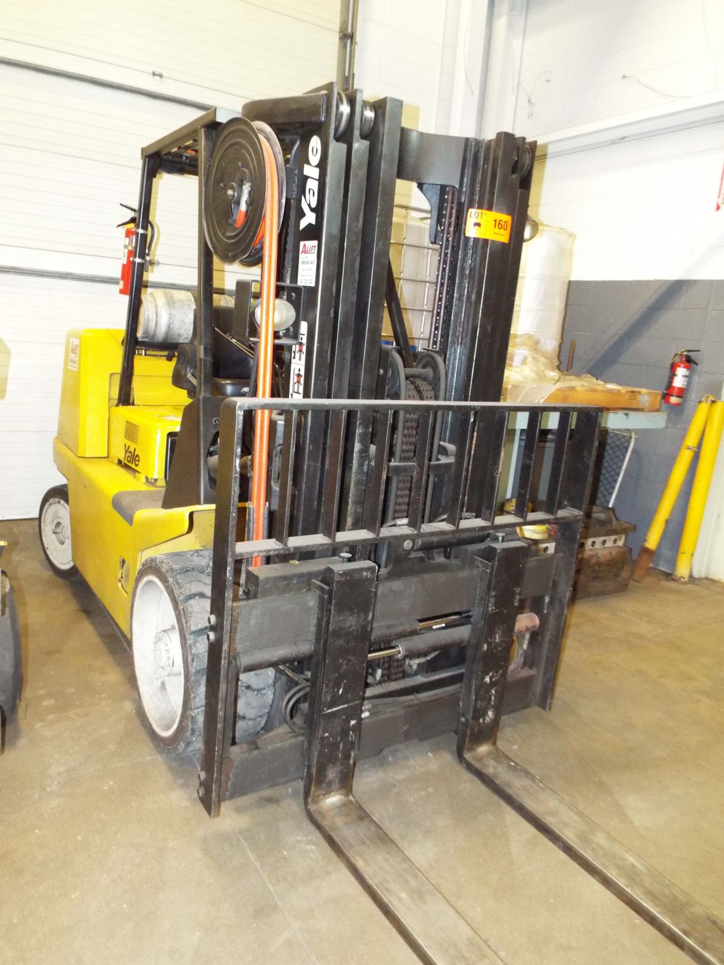 YALE GC155CANGBQ095 15,000 LBS. CAPACITY LPG FORKLIFT WITH 181" MAX VERTICAL REACH, 3-STAGE MAST,