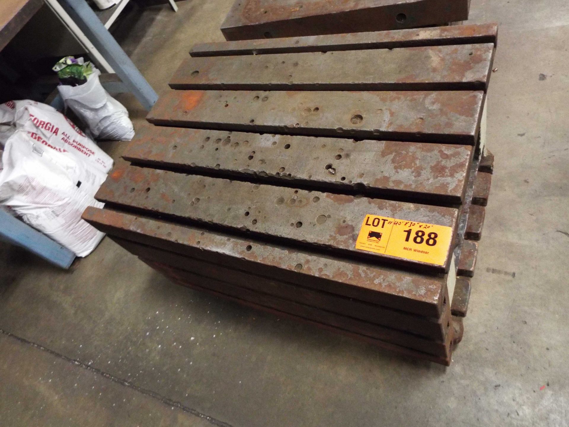 40"X30"20" TEA SLOT BOX TABLE [RIGGING FEE FOR LOT #188 - $50 USD PLUS APPLICABLE TAXES]