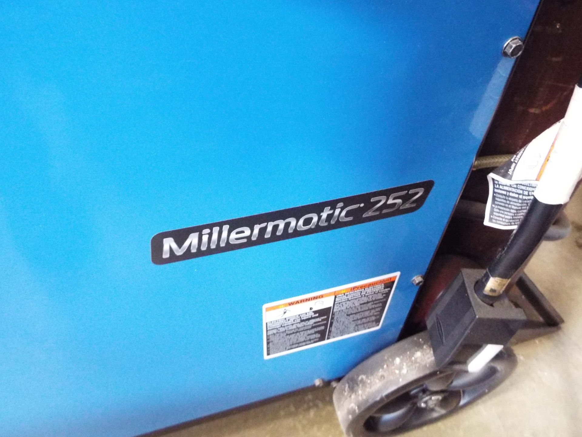 MILLER MILLERMATIC 252 PORTABLE DIGITAL MIG WELDER WITH CABLES AND GUN, 230-460-575V/1PH/60HZ, S/N - Image 5 of 5