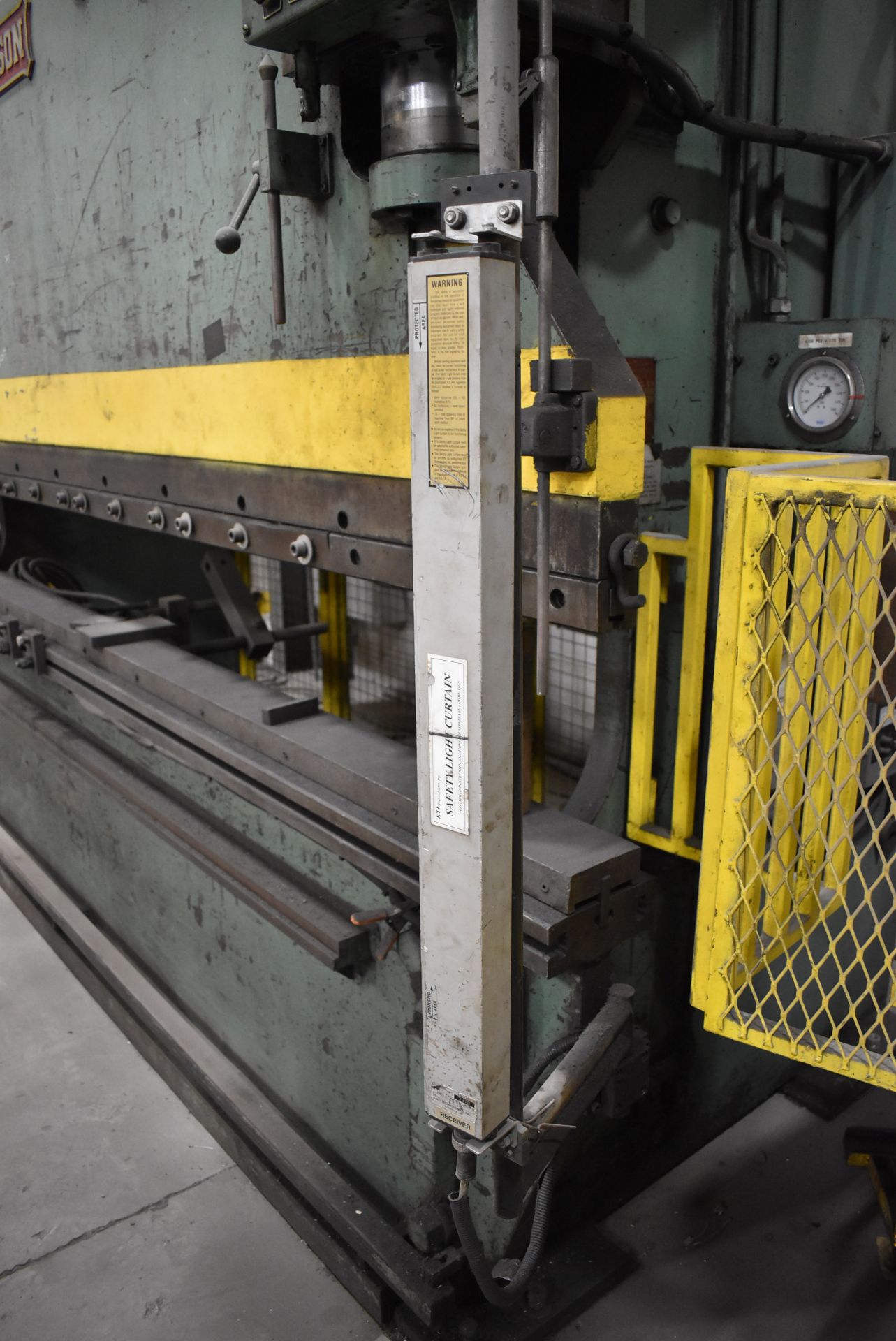 PEARSON HYDRAULIC BRAKE PRESS WITH 175 TON CAPACITY, 147" OVERALL BENDING LENGTH, 122" BETWEEN - Image 6 of 9