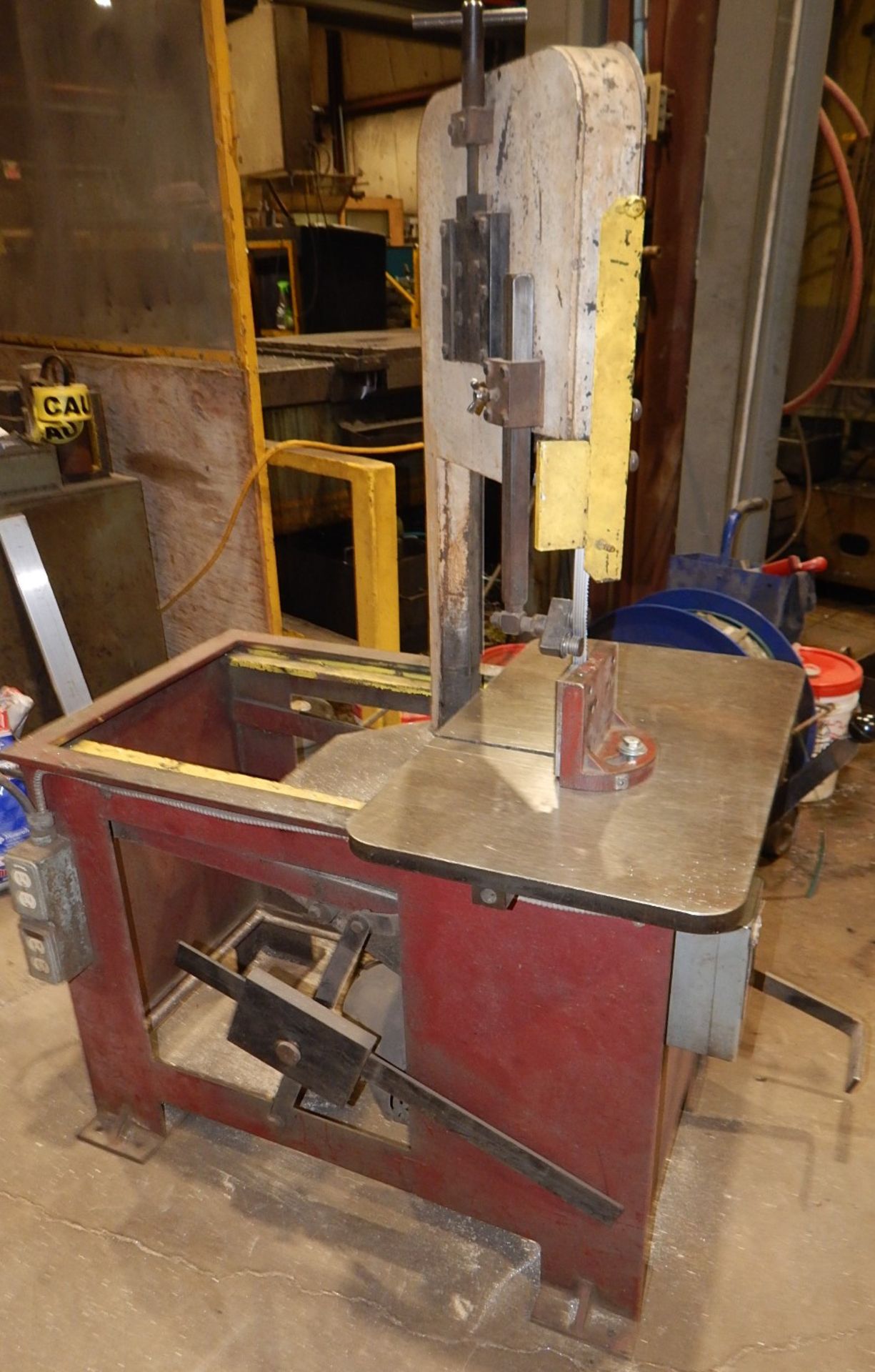 VERTICUT 115B ROLL-IN VERTICAL BANDSAW WITH 18"X30" TABLE, 12" THROAT, 3.25 HP, 115V, SINGLE - Image 2 of 3