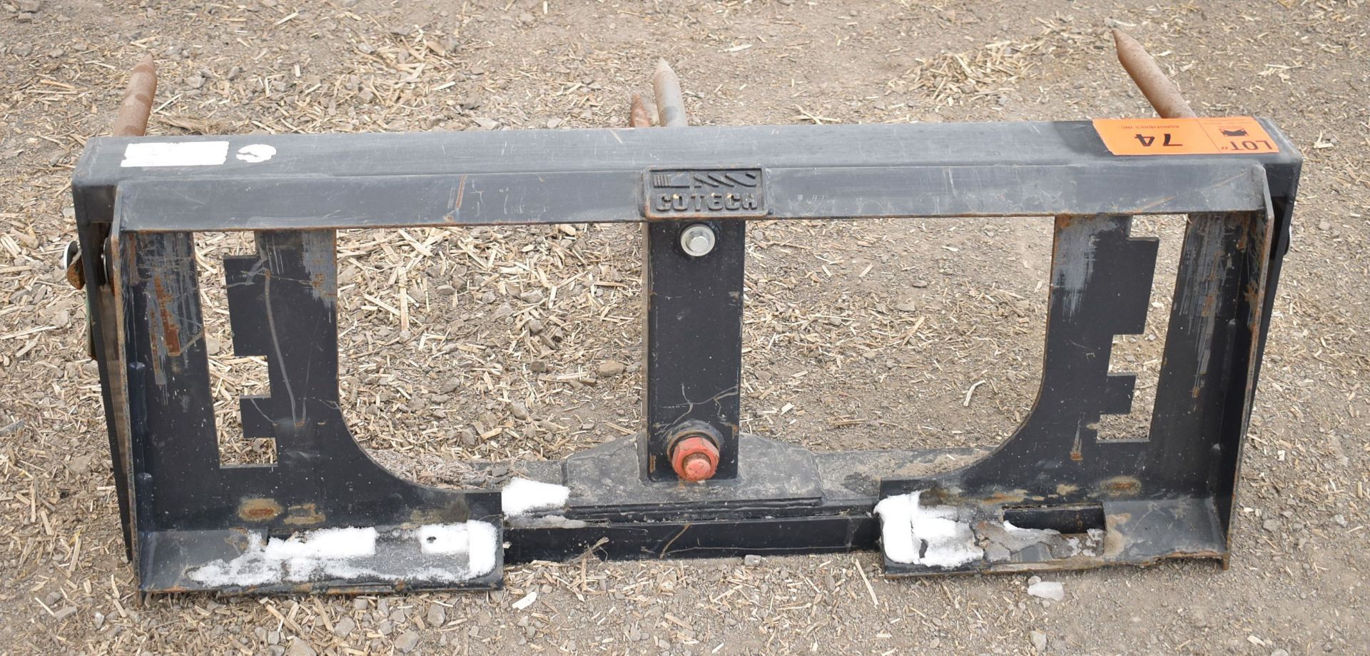 COTECH BALE LIFTING ATTACHMENT, S/N: N/A [RIGGING FEE FOR LOT #74 - $25 CAD PLUS APPLICABLE TAXES] - Image 3 of 3