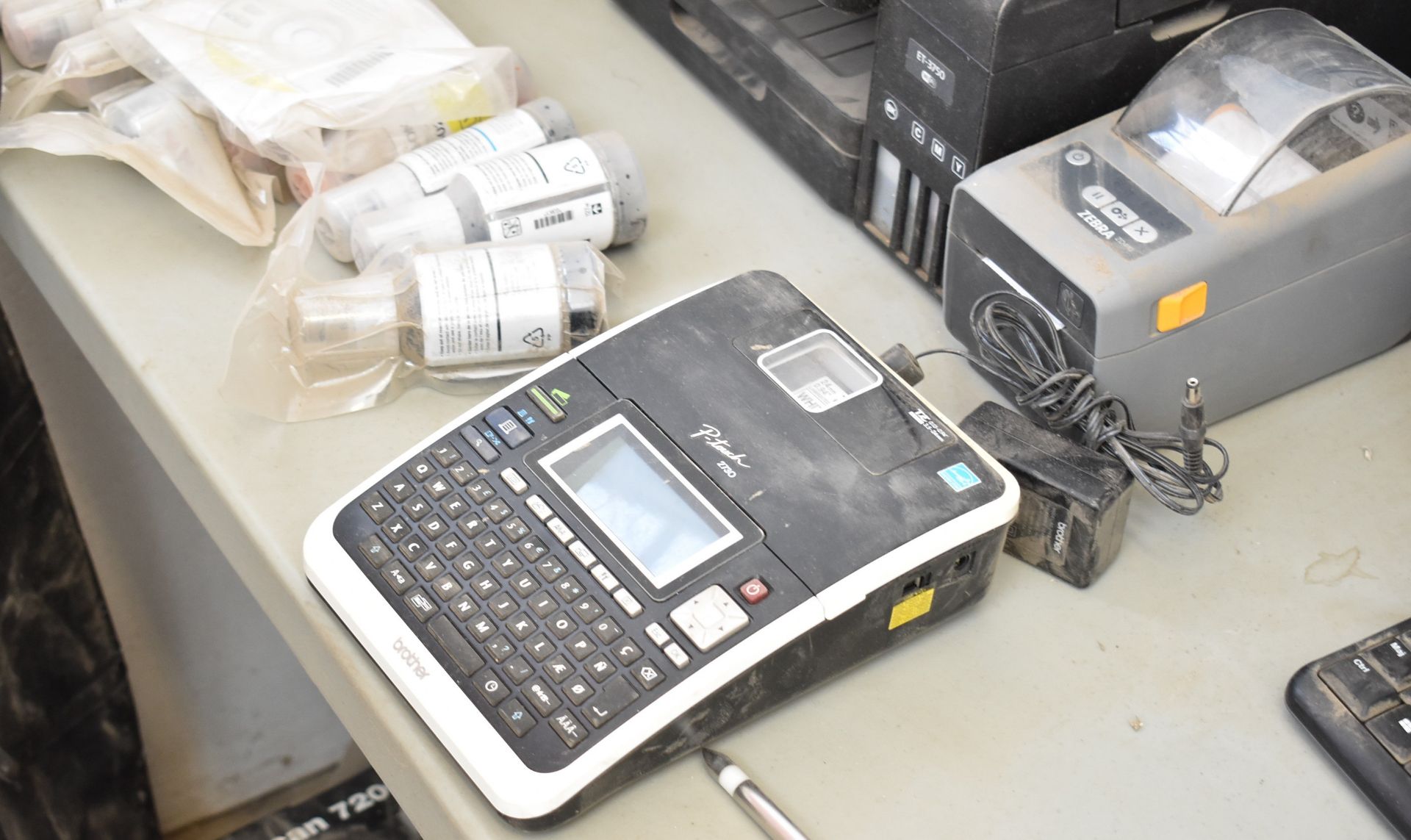 LOT/ HP MONITOR WITH KEYBOARD, EPSON PRINTER, HEAT TRANSFER LABEL PRINTER, HAND HELD LABEL - Image 6 of 6