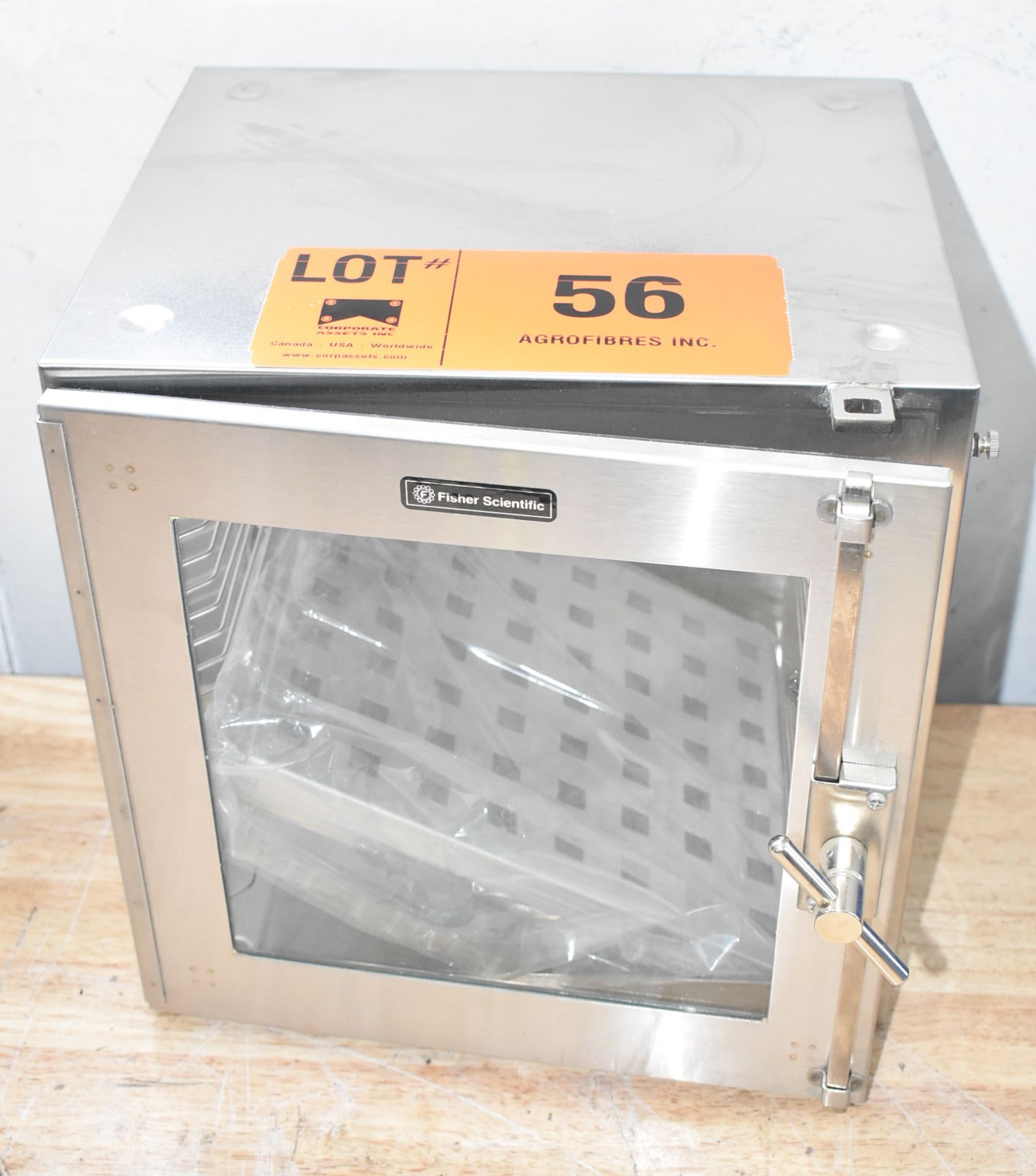 FISHER SCIENTIFIC BENCH-TYPE DESICCANT DRYER [RIGGING FEE FOR LOT #56 - $25 CAD PLUS APPLICABLE