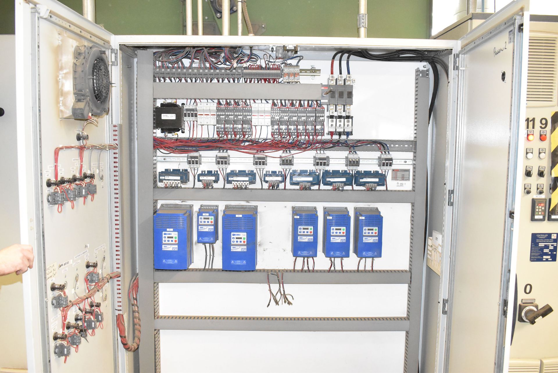 SAM MULTI-SYSTEM CONTROL CABINET WITH (6) LENZE VARIABLE FREQUENCY DRIVES WITH DIGITAL CONTROLS, S/ - Image 2 of 6