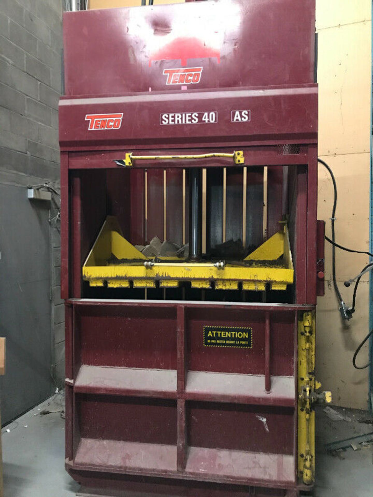 TENCO (2011) TC-40-AS COMPACTOR/BALER, S/N: 200189 (CI) (LOCATED IN VERCHERS, QC) [RIGGING FEE FOR