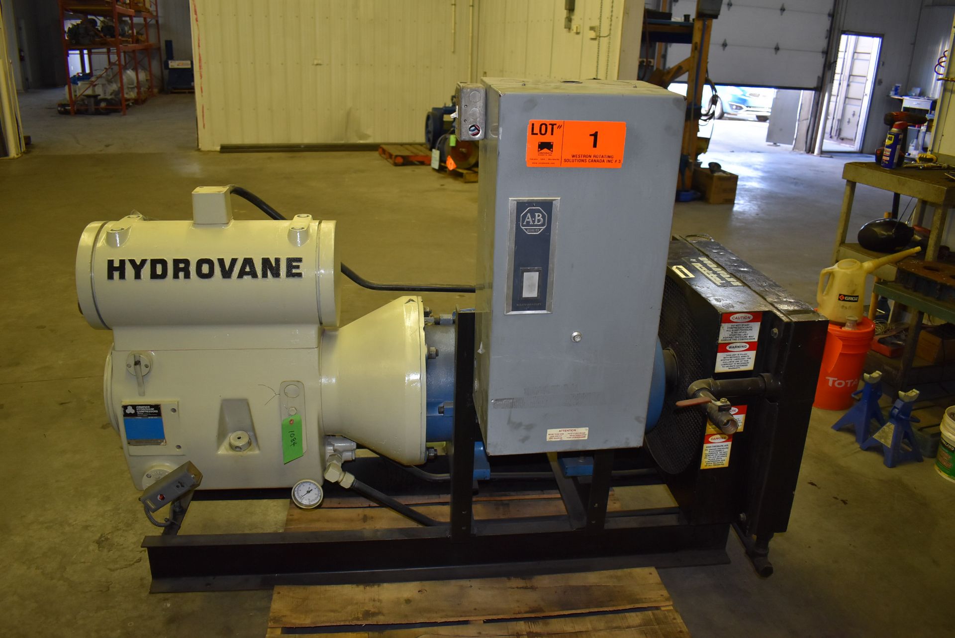 COMPAIR HYDROVANE 170CK ROTARY VANE TANK MOUNTED AIR COMPRESSOR WITH 50 HP, S/N: 5HV301609 (CI) [SKU