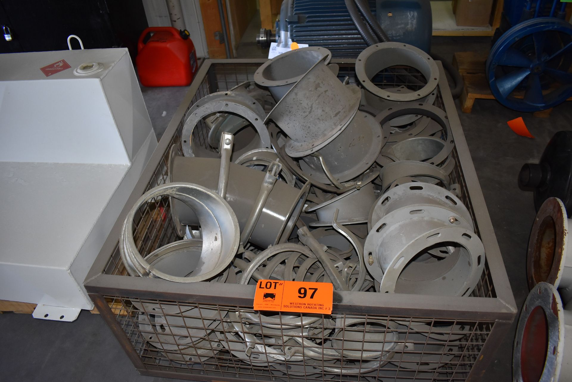 LOT/ WIRE MESH BIN WITH PIPING (CI) [RIGGING FEE FOR LOT #97 - $25 CAD PLUS APPLICABLE TAXES]