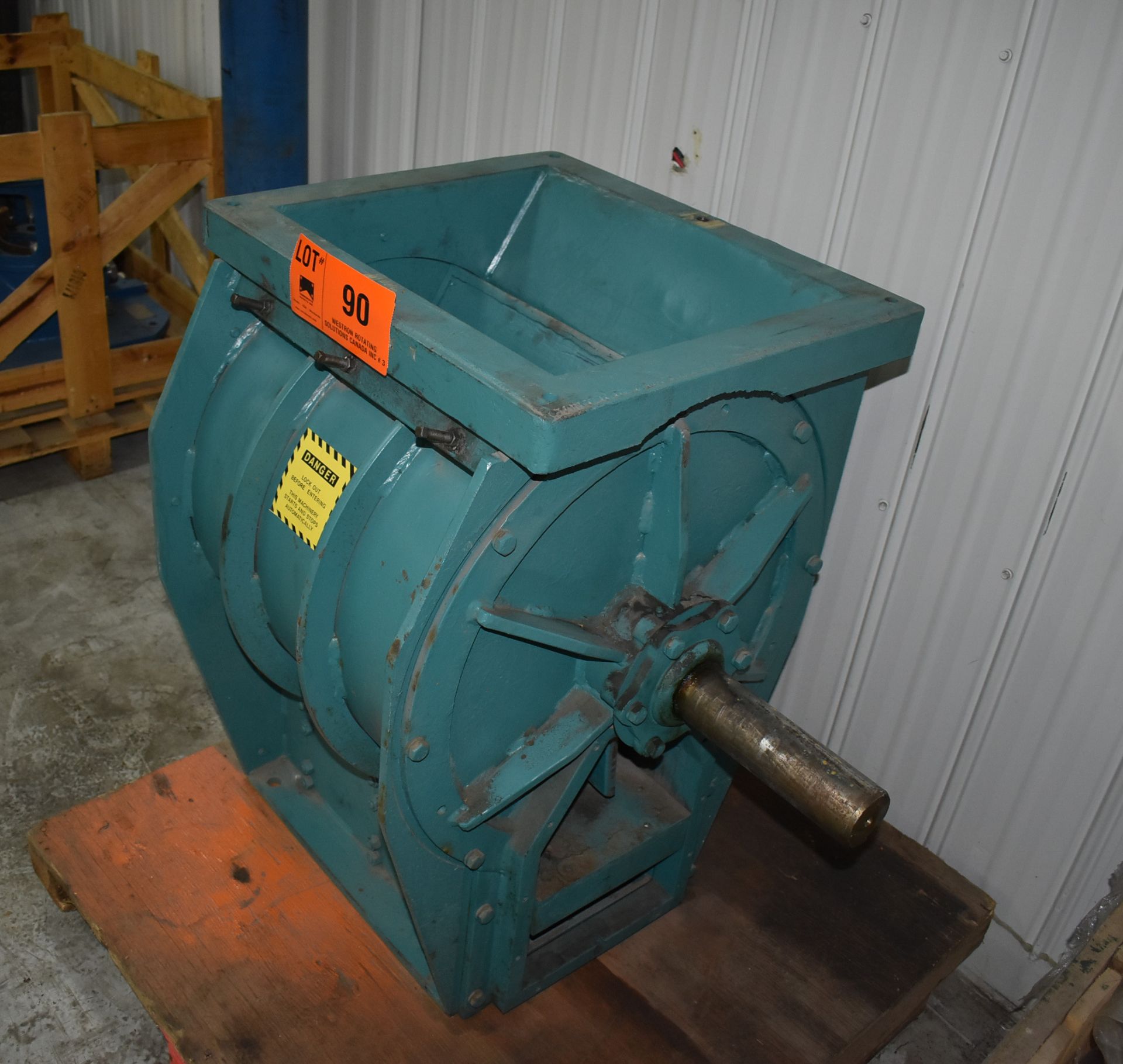 ACO FEEDER INDUSTRIAL WOOD CHIPPER, S/N: N/A [SKU 1357] (CI) [RIGGING FEE FOR LOT #90 - $25 CAD PLUS - Image 3 of 4