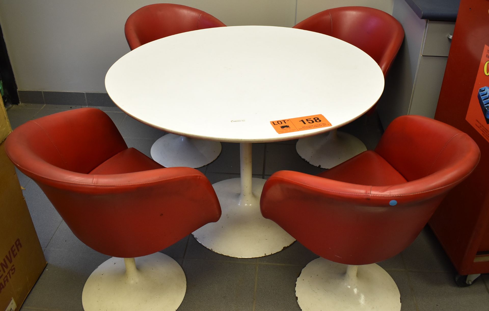 LOT/ MID-CENTURY MODERN TABLE WITH CHAIRS