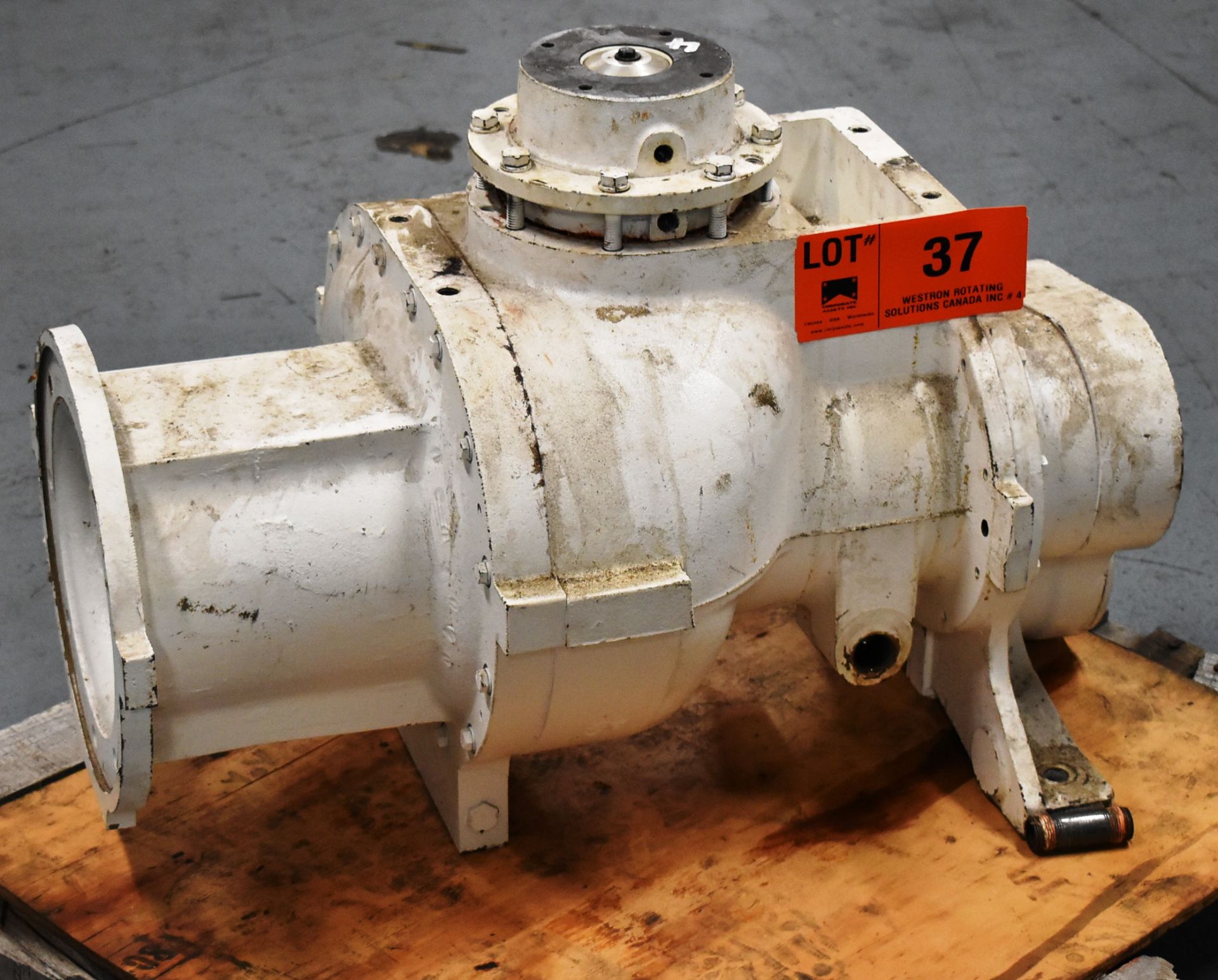 GARDNER DENVER COMPRESSOR AIR END, S/N: N/A (CI) [RIGGING FEES FOR LOT #37 - $25 CAD PLUS APPLICABLE