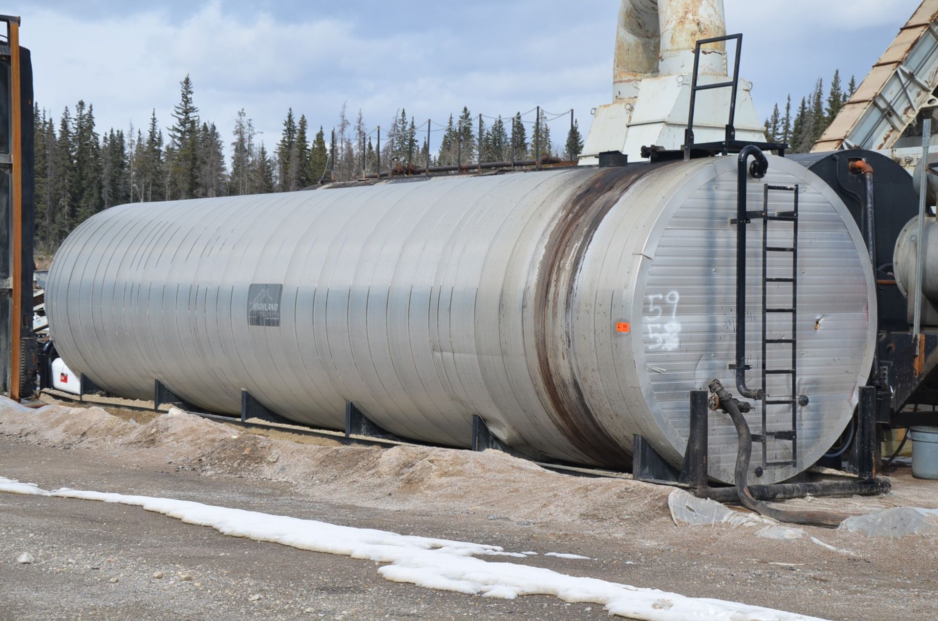 HIGHLAND (2016) APPROX. 120,000L SKID MOUNTED STORAGE TANK WITH K.G. WARDSTROM COMBUSTION SYSTEM,