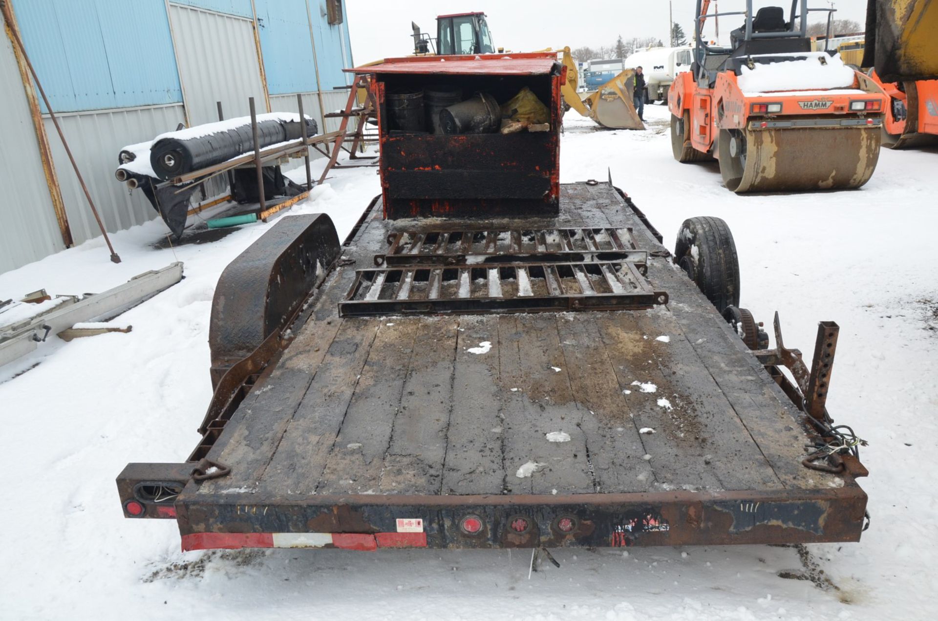 CANADA TRAILER MFG (2010) CE716-14K 14,000LB CAPACITY TANDEM AXLE FLAT DECK TRAILER WITH 7'X16' WOOD - Image 5 of 12