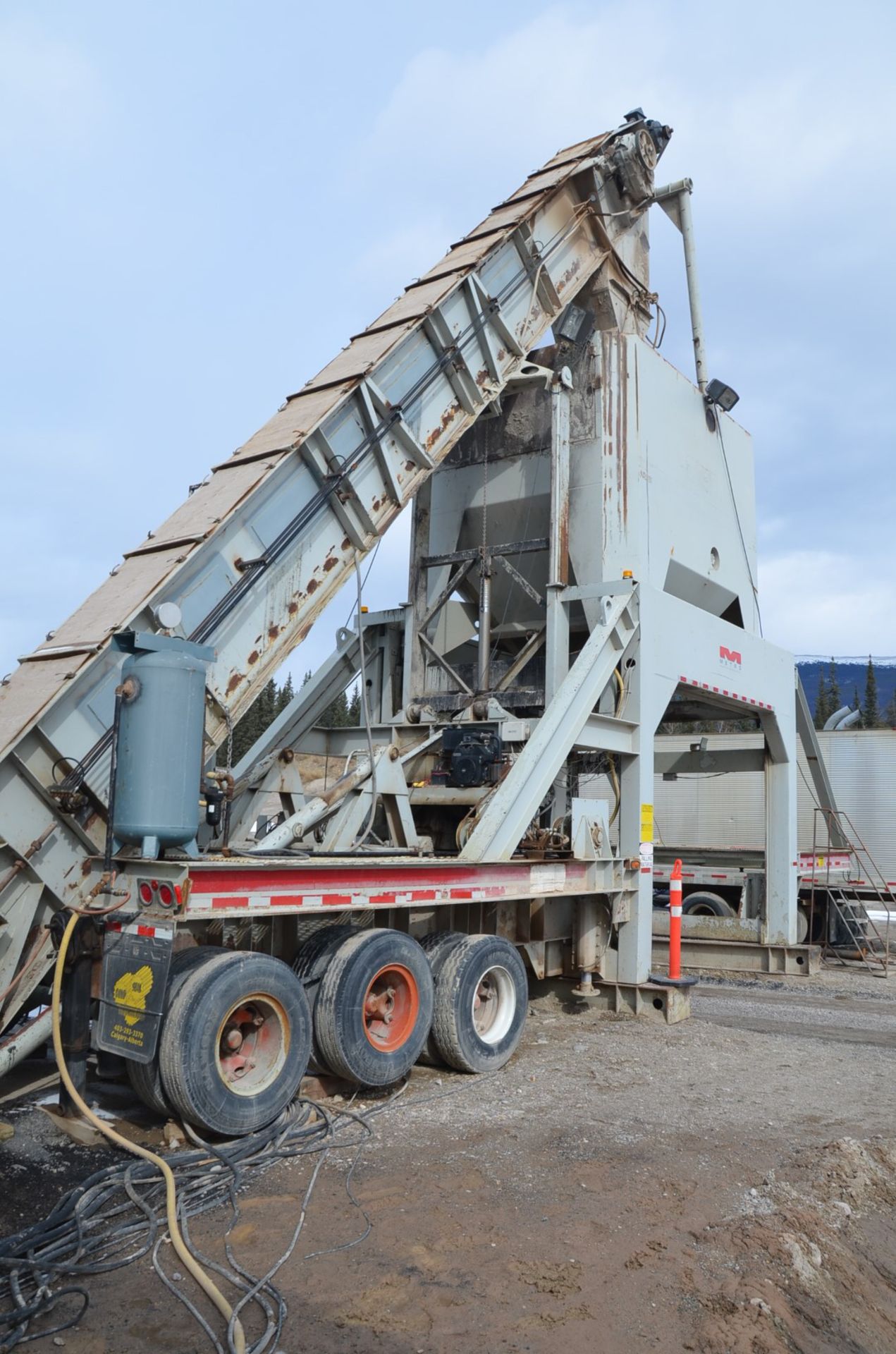 CEDARAPIDS MODEL 805E-400 SELF-ERECTING MIXED ASPHALT SILO WITH 50HP SLAT BUCKET ELEVATOR - Image 14 of 17