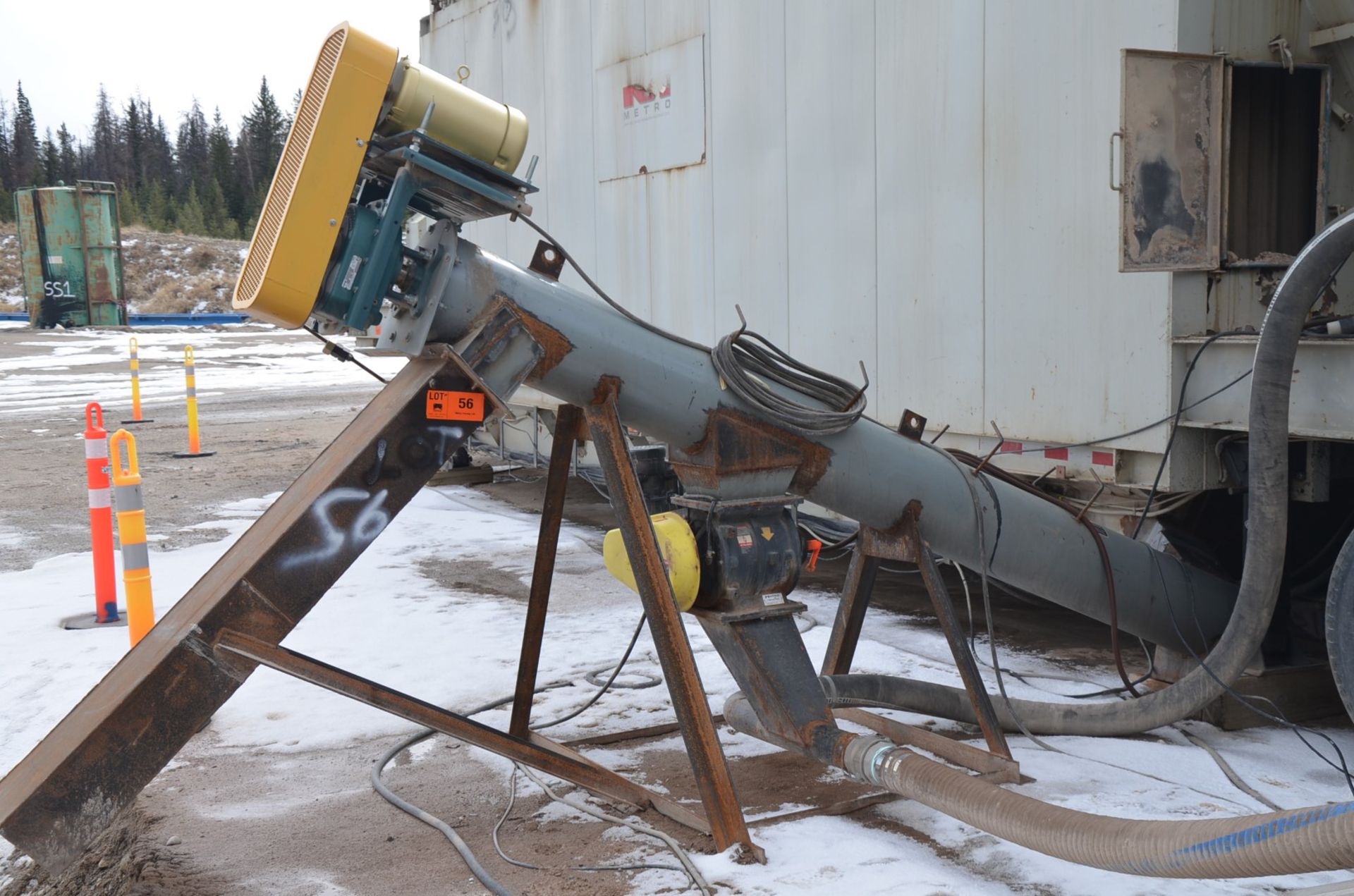 MAGNUM 12" DIA. X 10' INCLINE POWERED AUGER CONVEYOR WITH 10HP DRIVE MOTOR, MAGNUM ROTARY FEEDER,