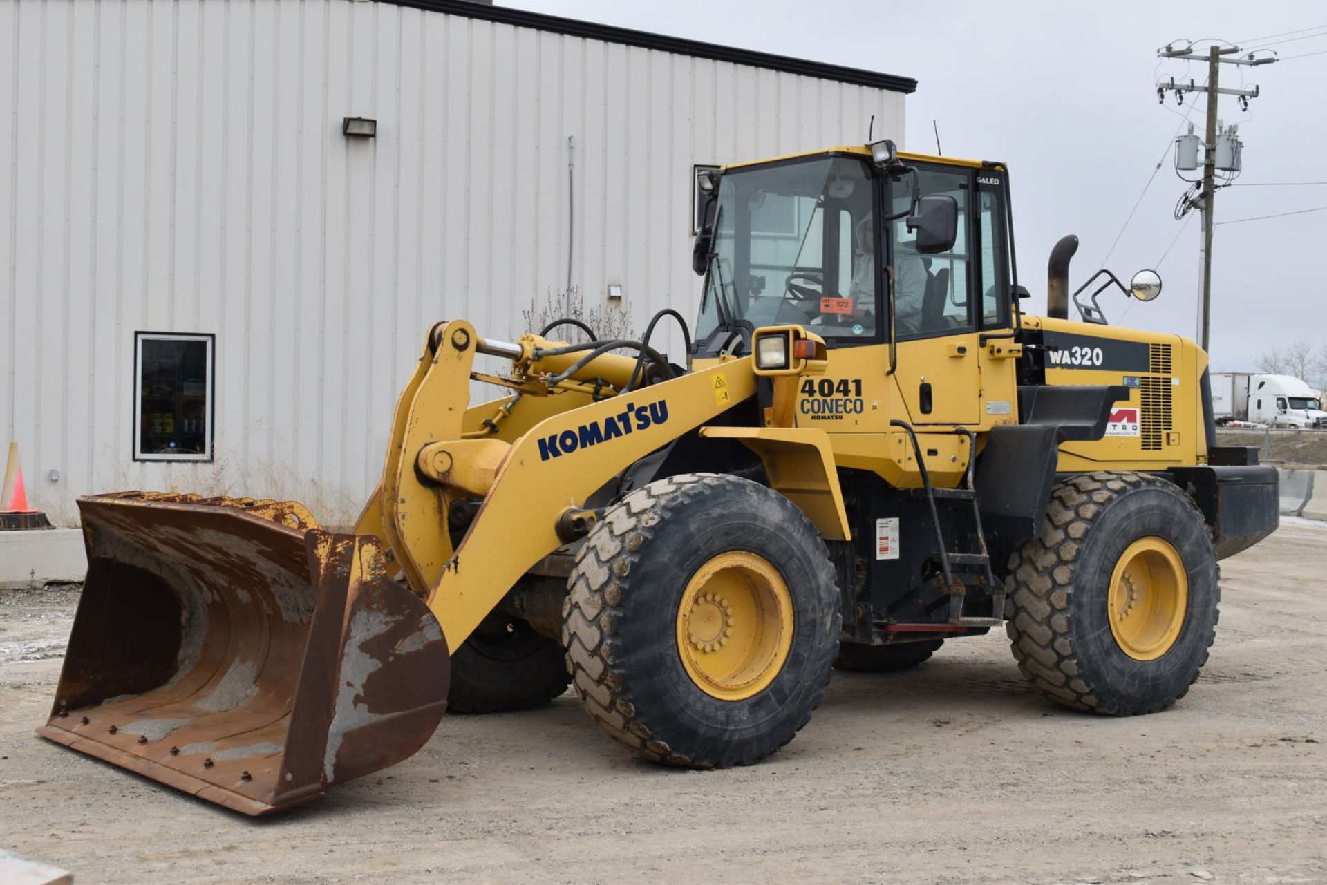 KOMATSU (2008) WA320-6 ARTICULATING FRONT-END WHEEL LOADER WITH BUCKET, APPROX. 7,885 HOURS (