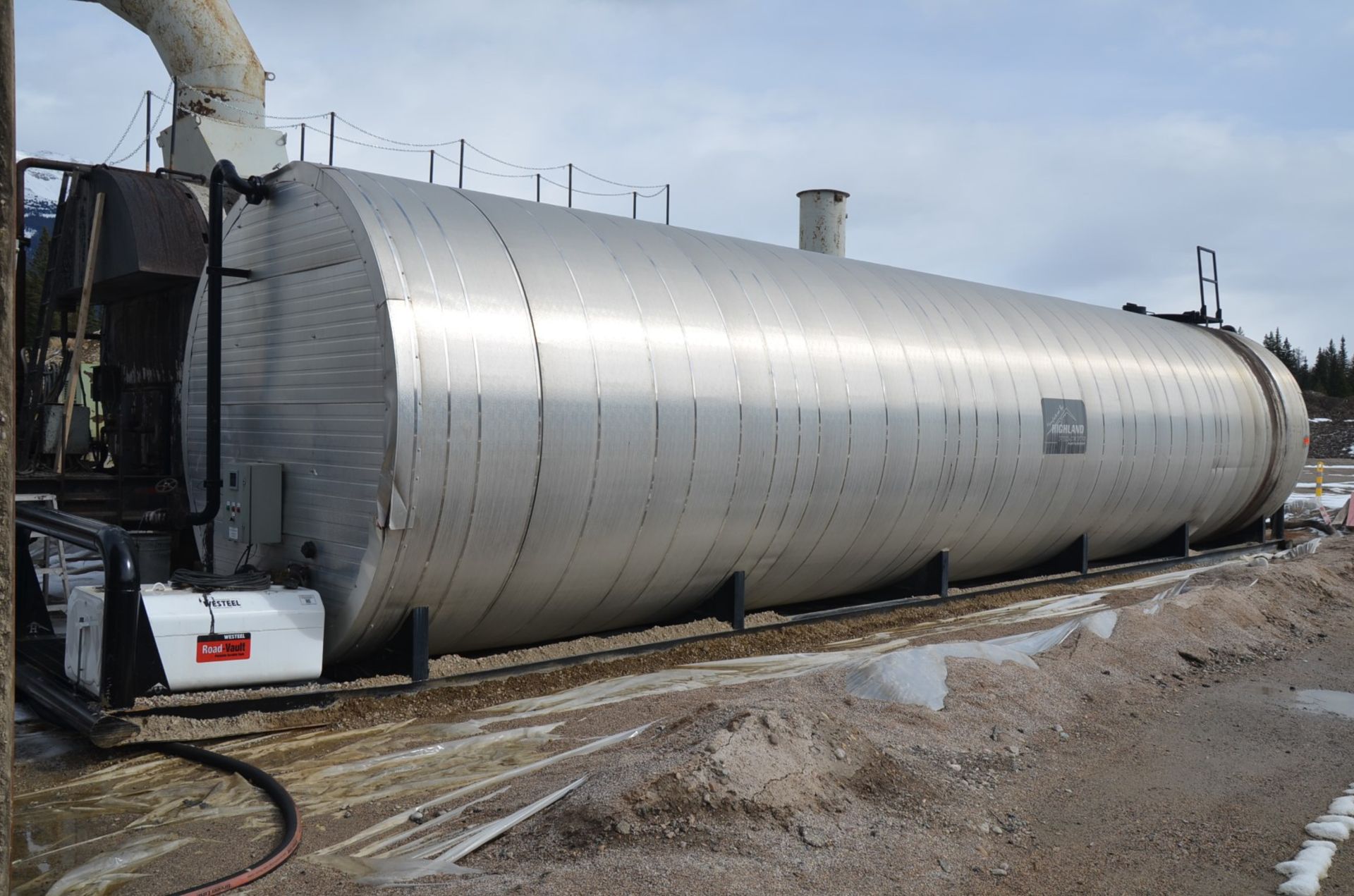 HIGHLAND (2016) APPROX. 120,000L SKID MOUNTED STORAGE TANK WITH K.G. WARDSTROM COMBUSTION SYSTEM, - Image 3 of 10