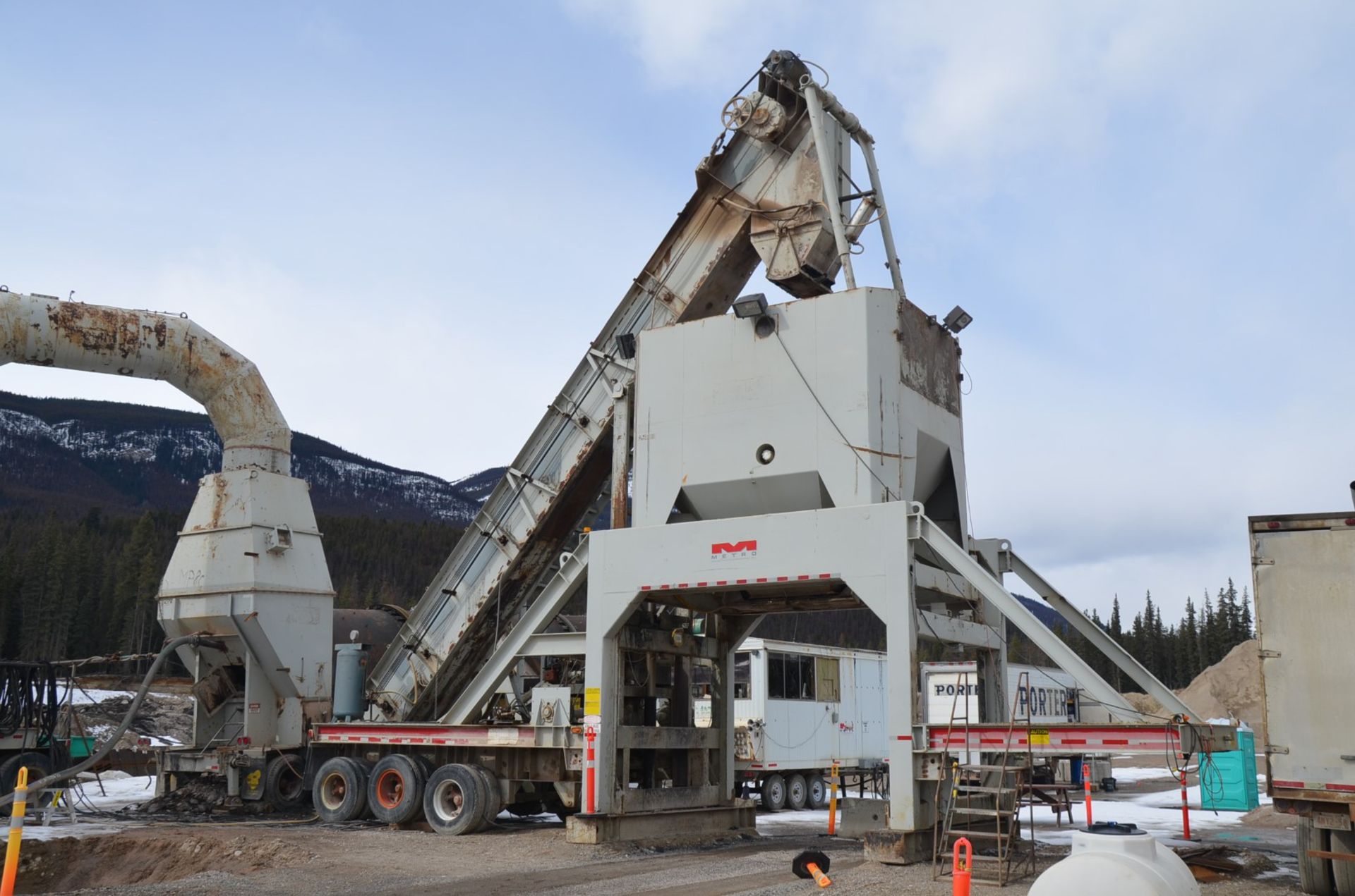 CEDARAPIDS MODEL 805E-400 SELF-ERECTING MIXED ASPHALT SILO WITH 50HP SLAT BUCKET ELEVATOR - Image 3 of 17