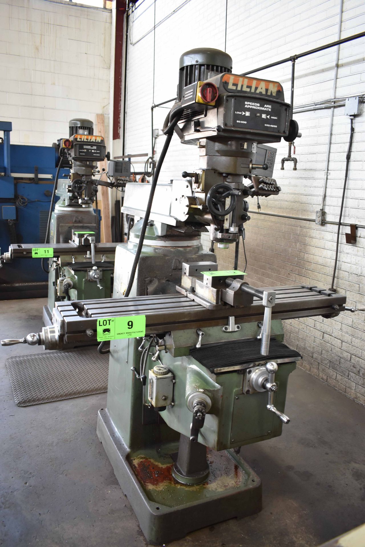 LILIAN VERTICAL TURRET MILLING MACHINE WITH 50"X10" TABLE, SPEEDS TO 4200 RPM, HEIDENHAIN 2 AXIS