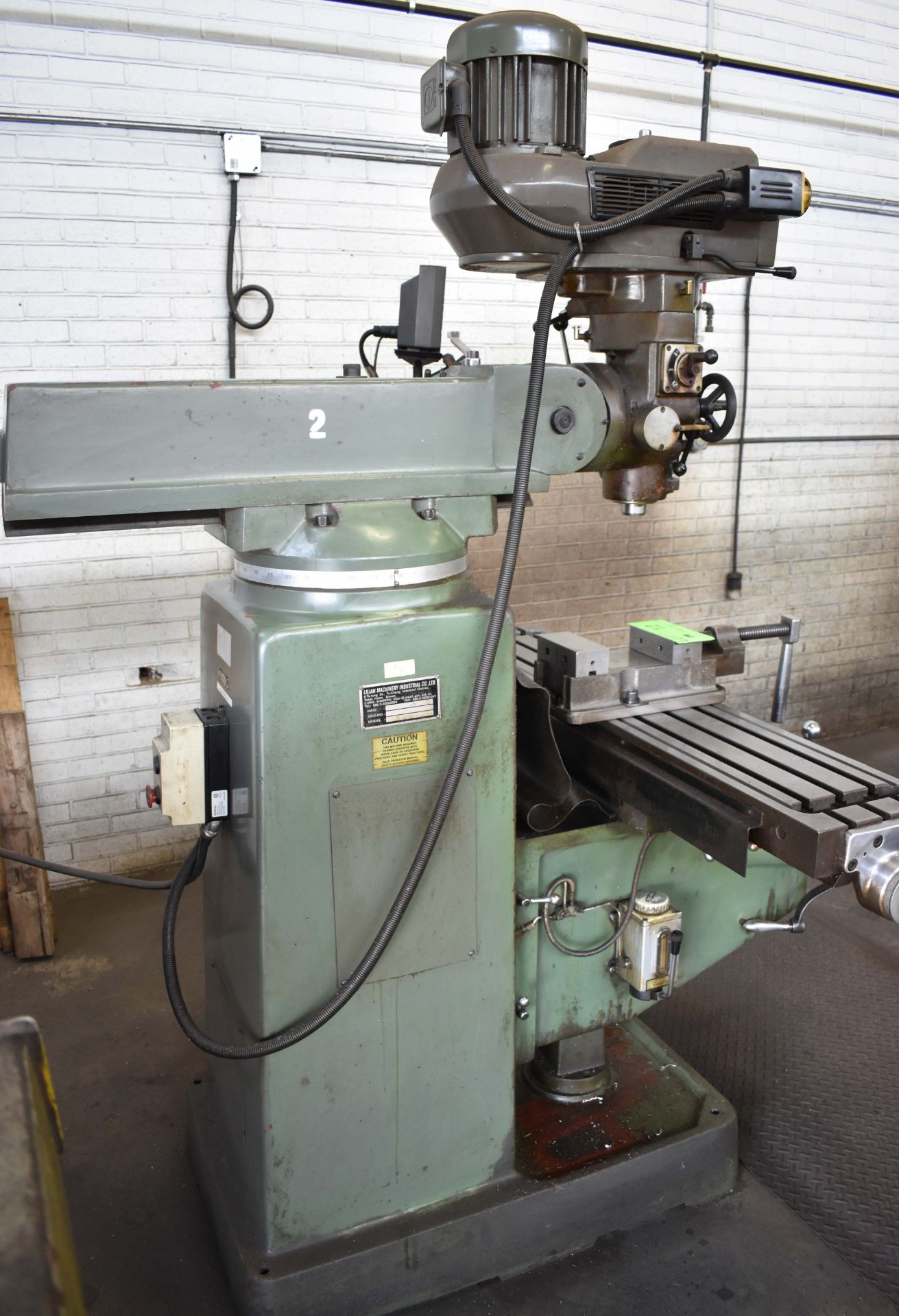 LILIAN VERTICAL TURRET MILLING MACHINE WITH 50"X10" TABLE, SPEEDS TO 4200 RPM, HEIDENHAIN 2 AXIS - Image 5 of 6