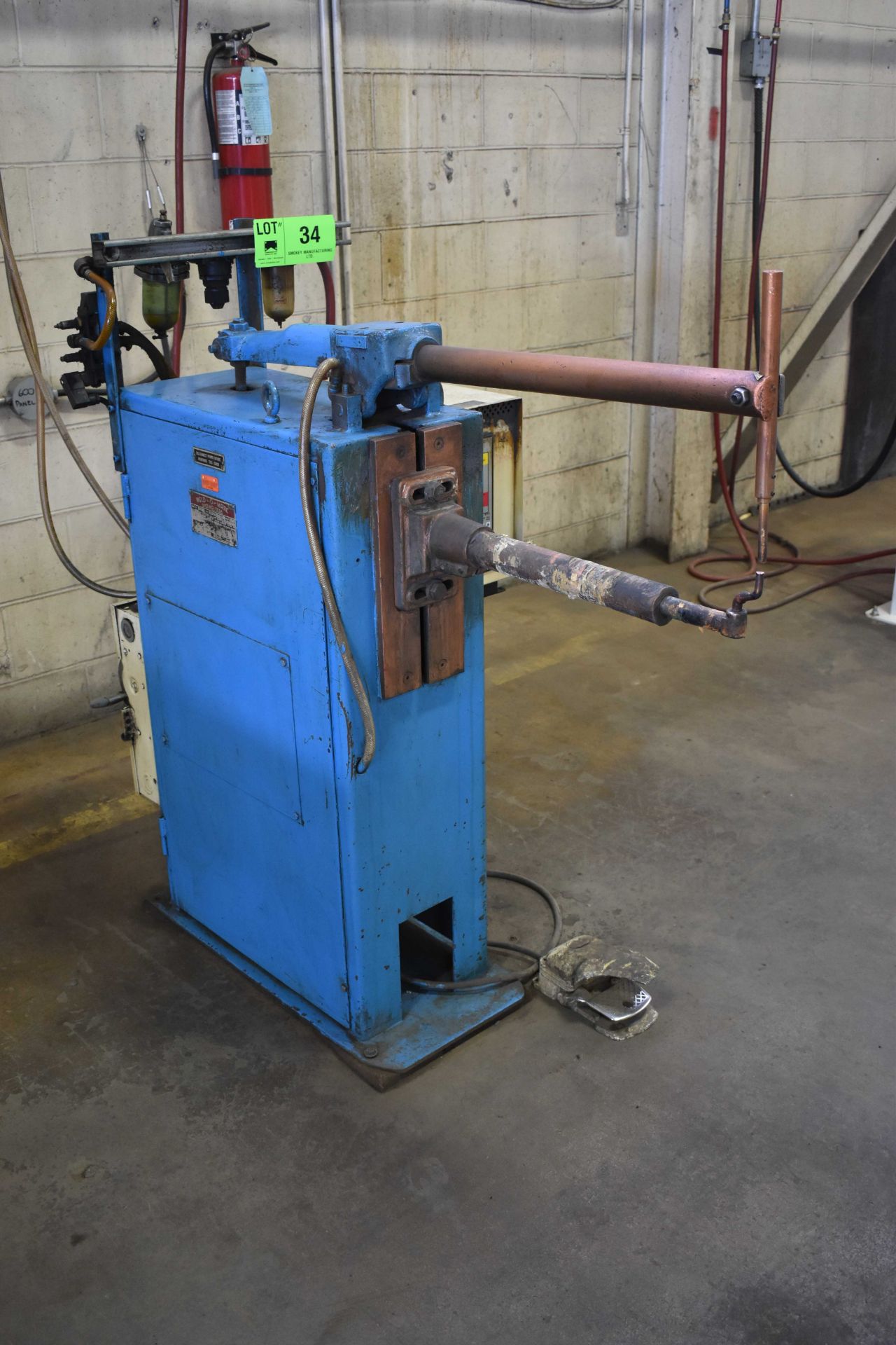 WELD-O-MATIC AF ROCKER ARM TYPE SPOT WELDER WITH ROBOTRON DIGITAL CONTROL, 25 KVA, 24" THROAT, S/ - Image 3 of 4