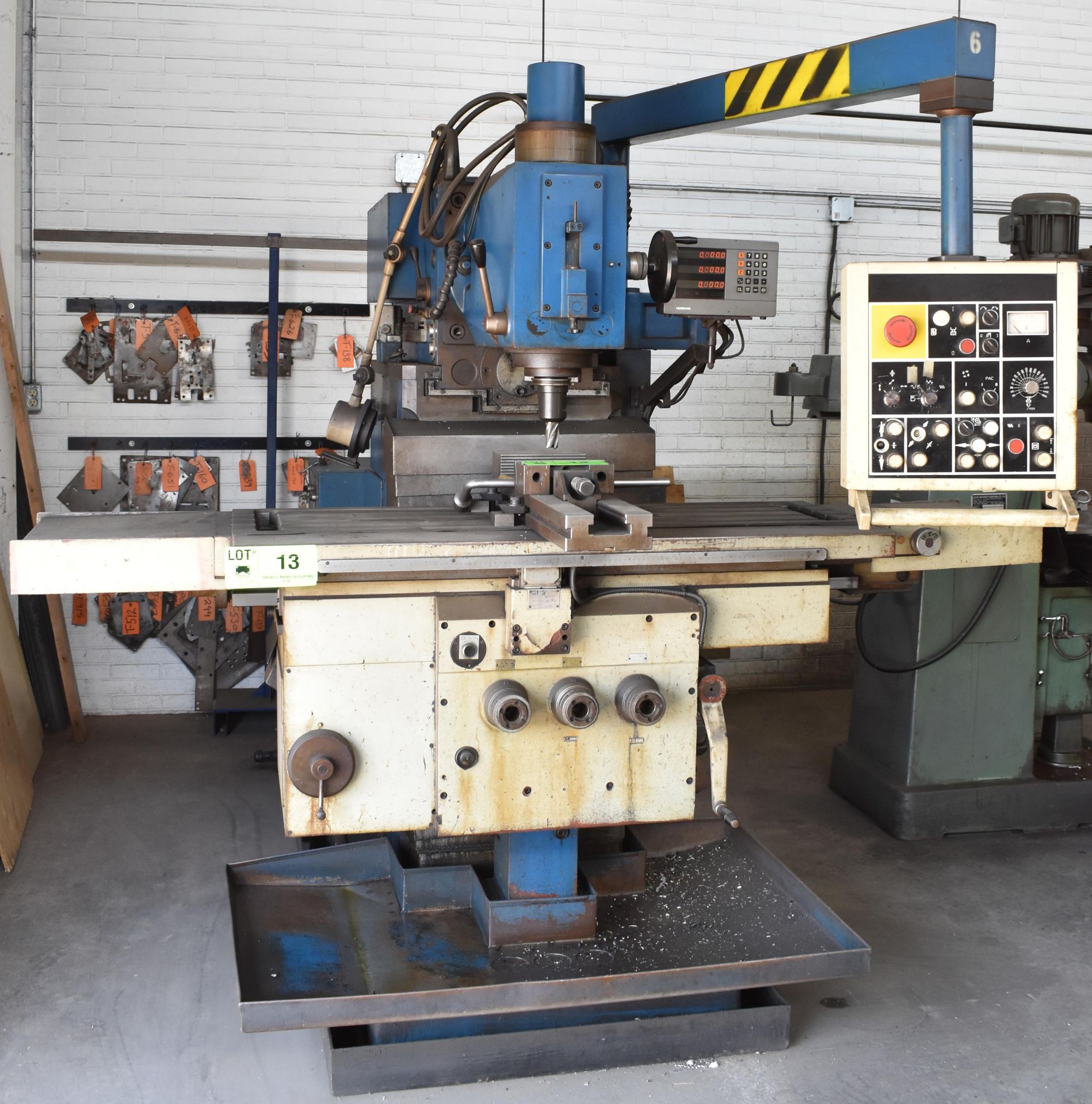 TOS FGS 32/40 UNIVERSAL MILLING MACHINE WITH 54"X16" TABLE, SPEEDS TO 1800 RPM, HEIDENHAIN 3 AXIS