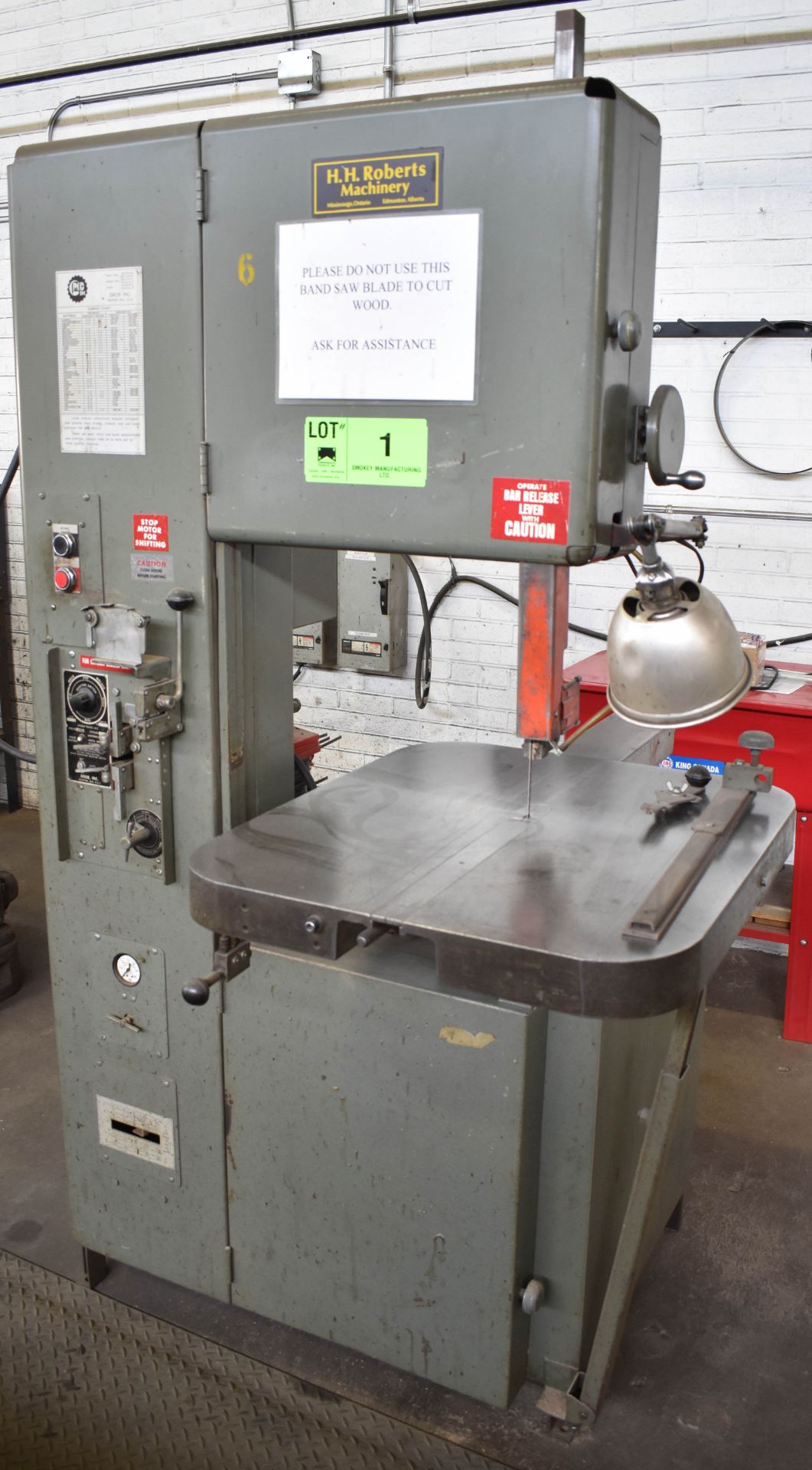 GROB 4V-18 VERTICAL BAND SAW WITH 28"X24" TABLE, 18" THROAT, 10" MAX. WORKPIECE HEIGHT, SPEEDS TO