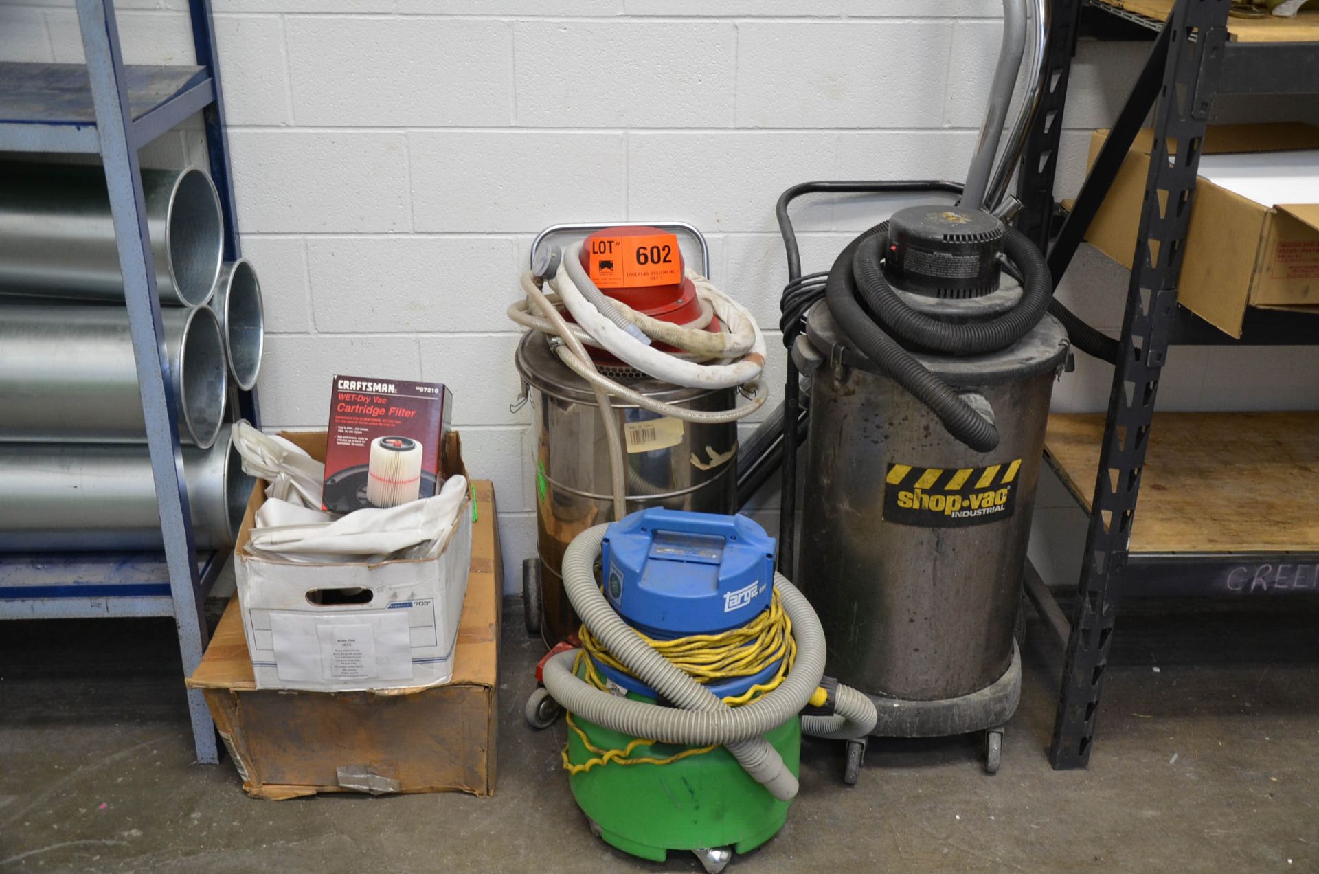 LOT/ SHOP VAC