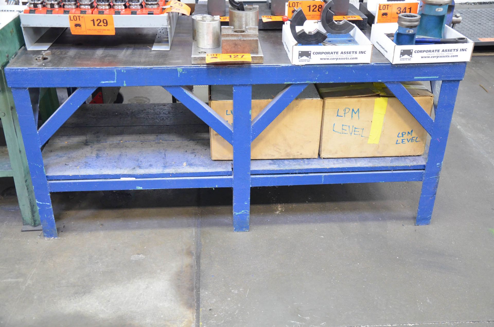 LOT/ (5) WORKBENCHES WITH (2) SHOP CARTS - Image 2 of 5