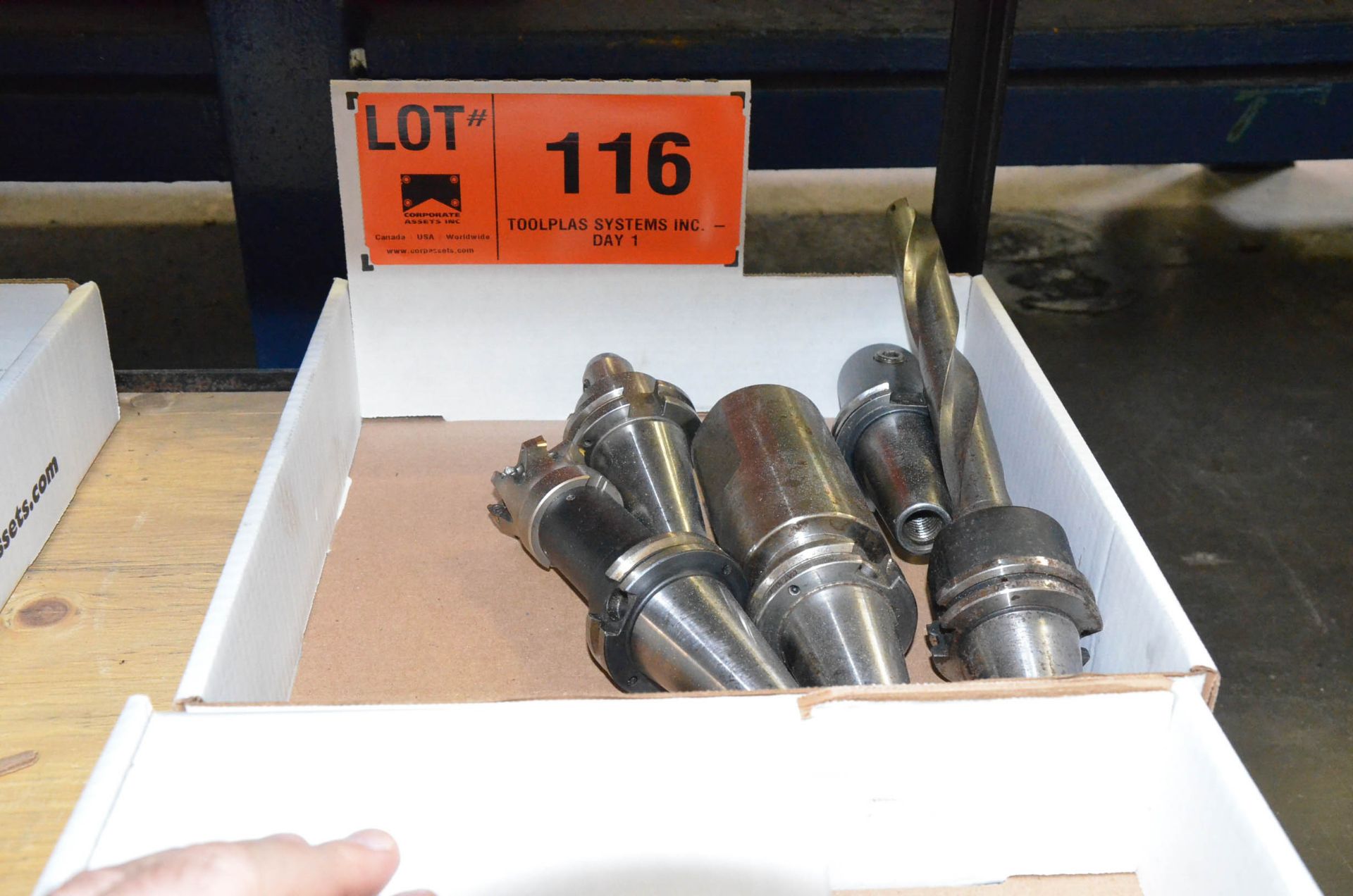 LOT/ (5) CAT40 TOOL HOLDERS