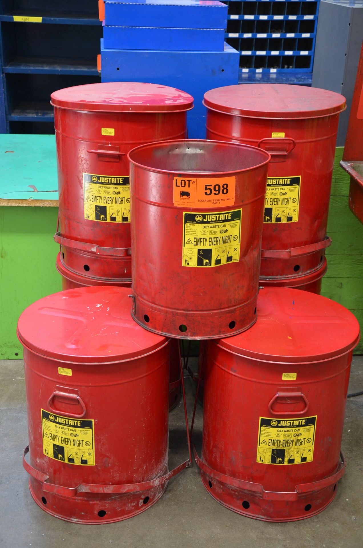 LOT/ JUSTRITE HOLDING BINS