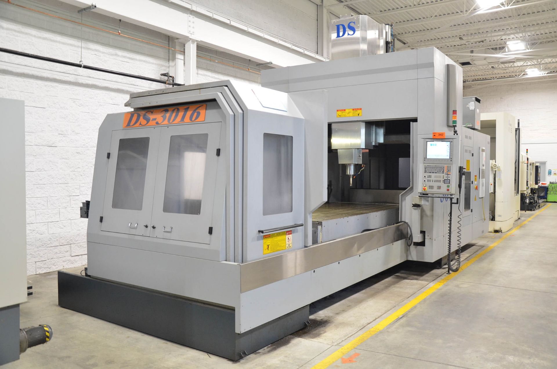 DYNAMIC SPEED (2010) GT-3016V GANTRY-TYPE VERTICAL MACHINING CENTER WITH HEIDENHAIN ITNC530 CNC - Image 3 of 12