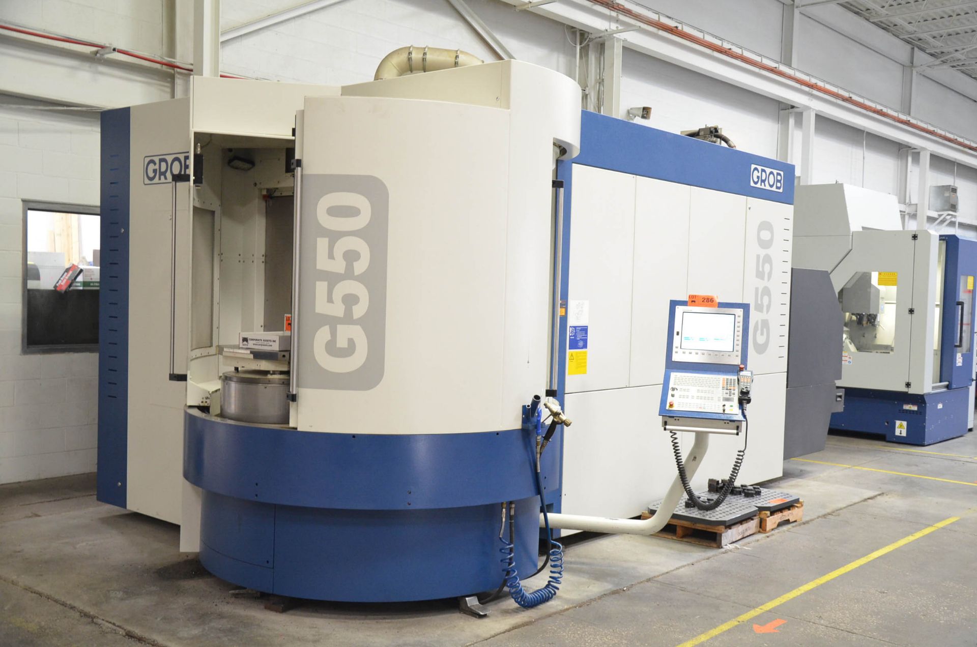 GROB (2014) G550 5-AXIS TWIN PALLET CNC MACHINING CENTER WITH HEIDENHAIN ITNC 530 CNC CONTROL, 24. - Image 4 of 13
