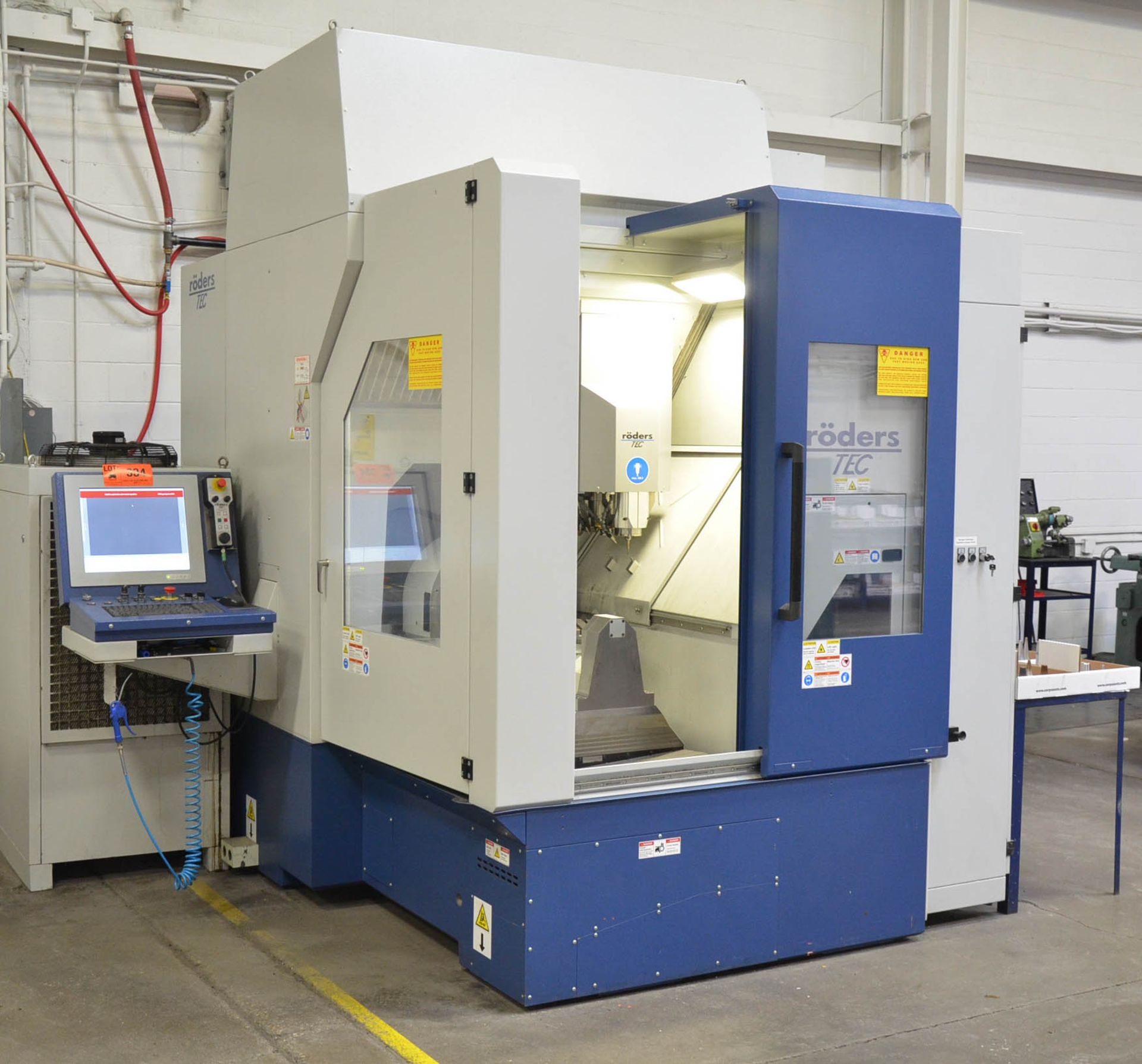 RODERS TEC (2017) RXP601DSHZ2 5-AXIS HIGH SPEED CNC MACHINING CENTER WITH ROEDERS TEC RMS6 CNC - Image 2 of 12