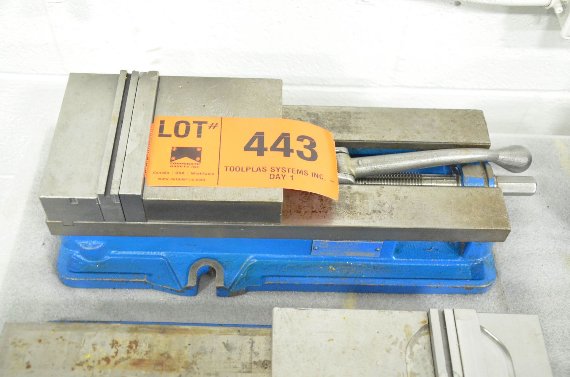 KURT 6" MACHINE VISE