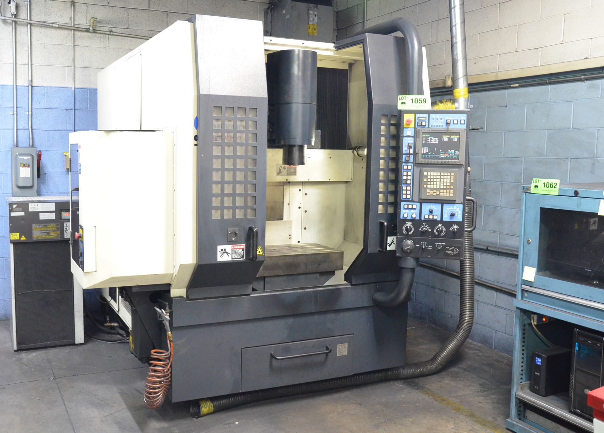 MAKINO (2004) SNC 64 HIGH SPEED CNC VERTICAL MACHINING CENTER WITH MAKINO PROFESSIONAL A CNC