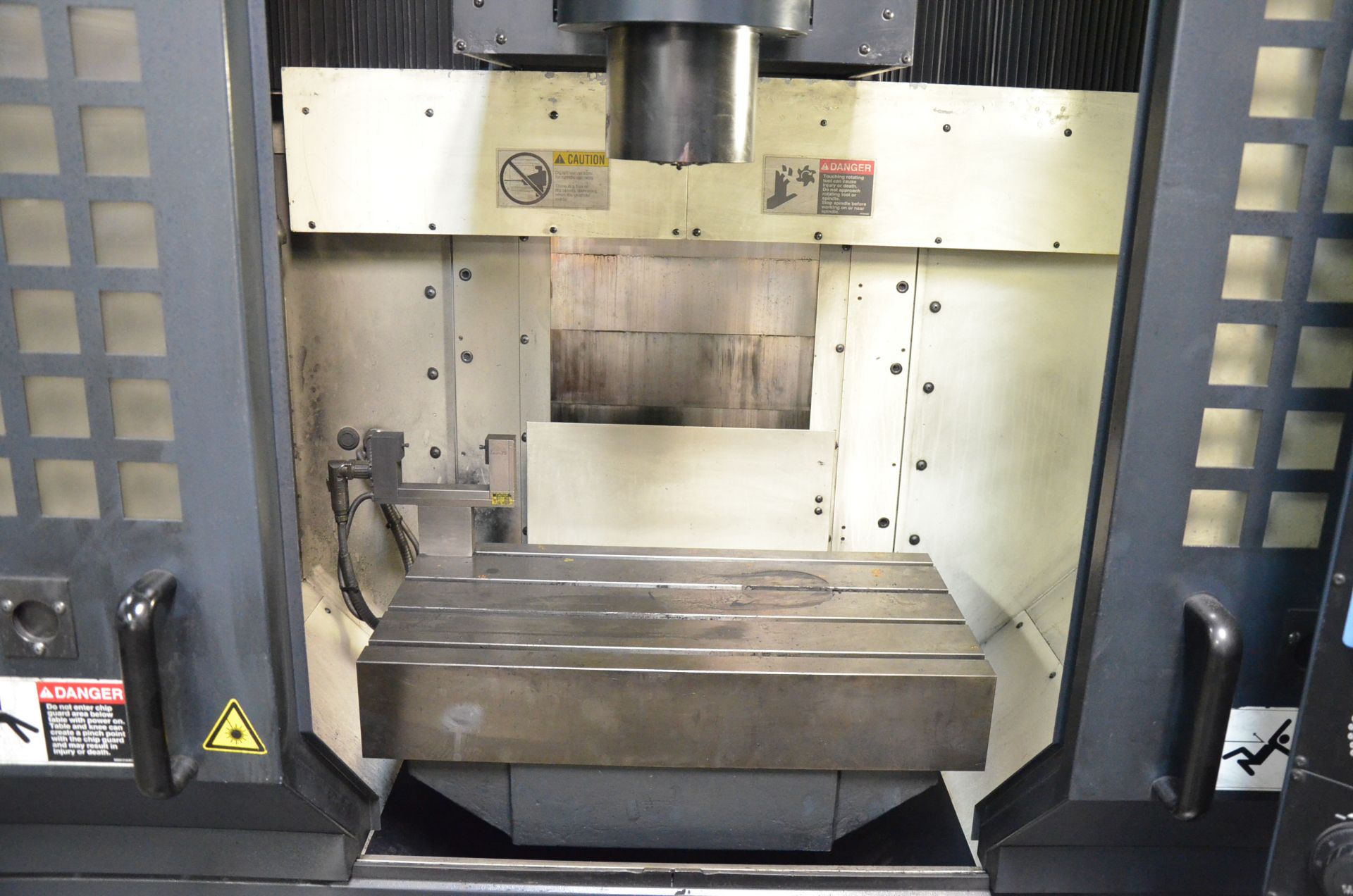 MAKINO (2004) SNC 64 HIGH SPEED CNC VERTICAL MACHINING CENTER WITH MAKINO PROFESSIONAL A CNC - Image 2 of 7