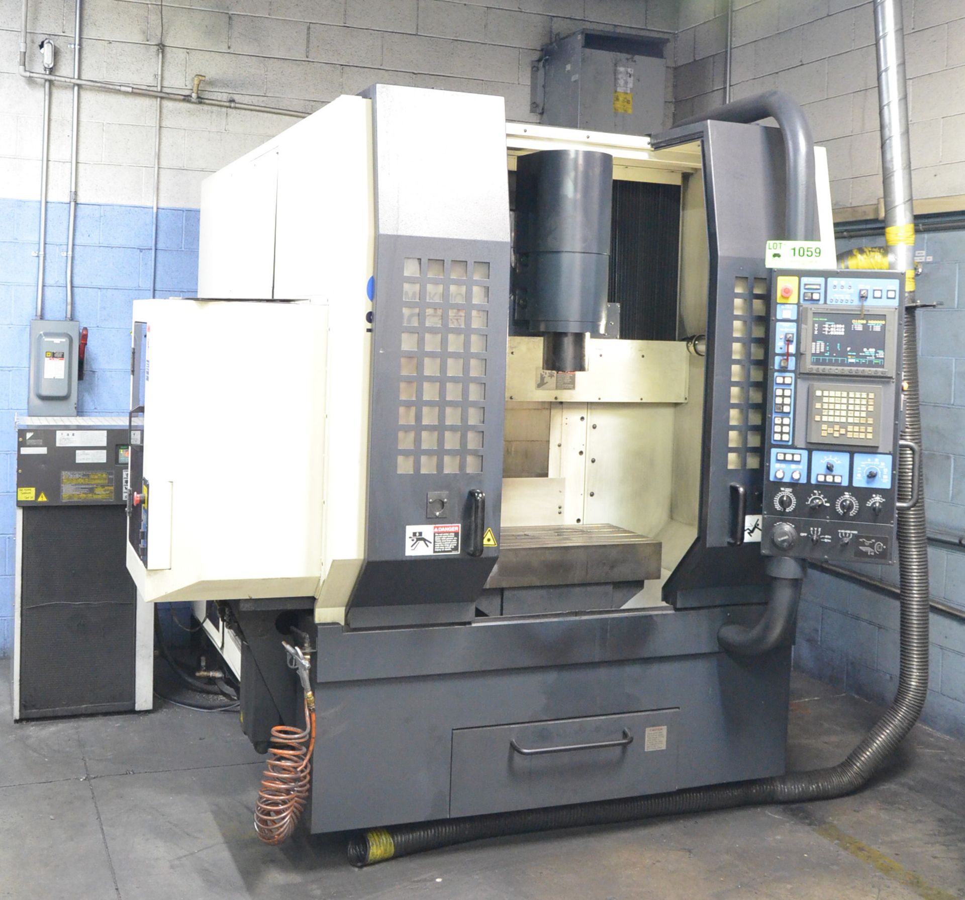 MAKINO (2004) SNC 64 HIGH SPEED CNC VERTICAL MACHINING CENTER WITH MAKINO PROFESSIONAL A CNC - Image 3 of 7