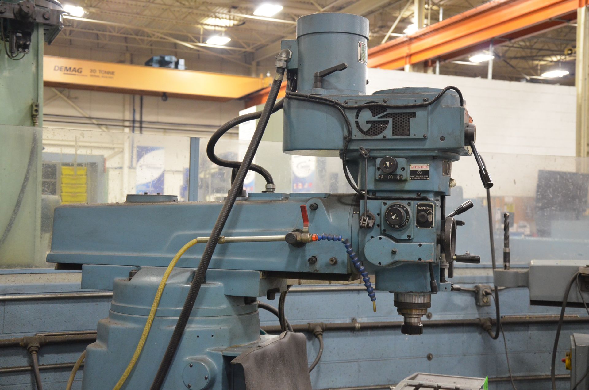 GENTIGER (2008) SHCM-S96RA VERTICAL TURRET MILLING MACHINE WITH 49"X11" TABLE, SPEEDS TO 3600 RPM, - Image 5 of 7