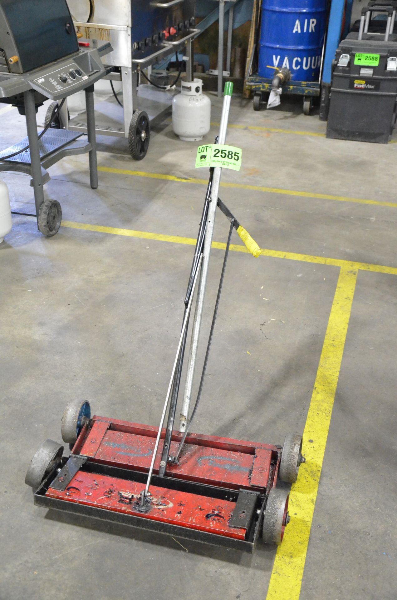 LOT/ MAGNETIC FLOOR SWEEPERS