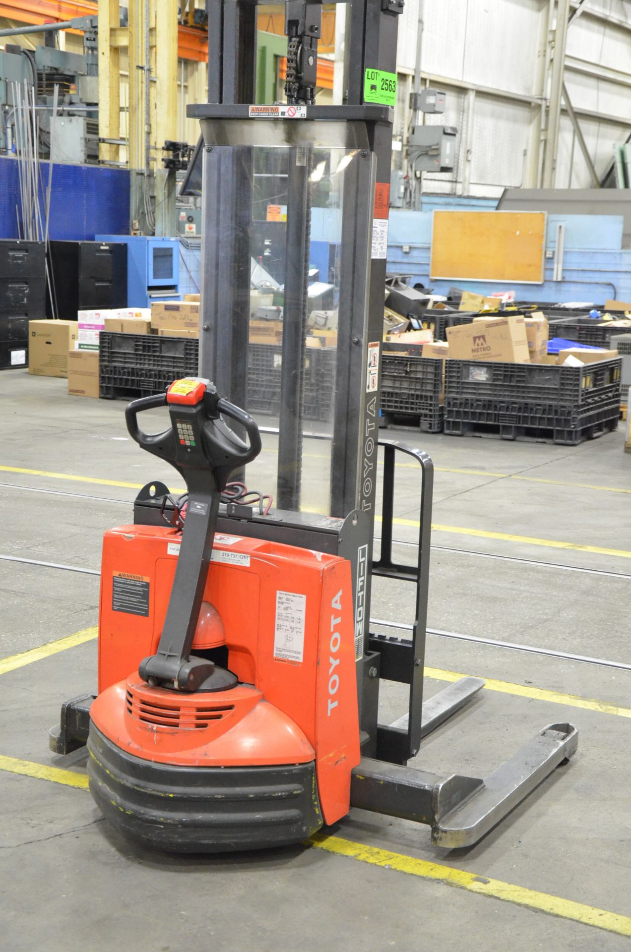 TOYOTA 7BWS13 24V 2500 LB. CAPACITY WALK-BEHIND ELECTRIC PALLET STACKER WITH 143" MAX. LIFT - Image 4 of 8