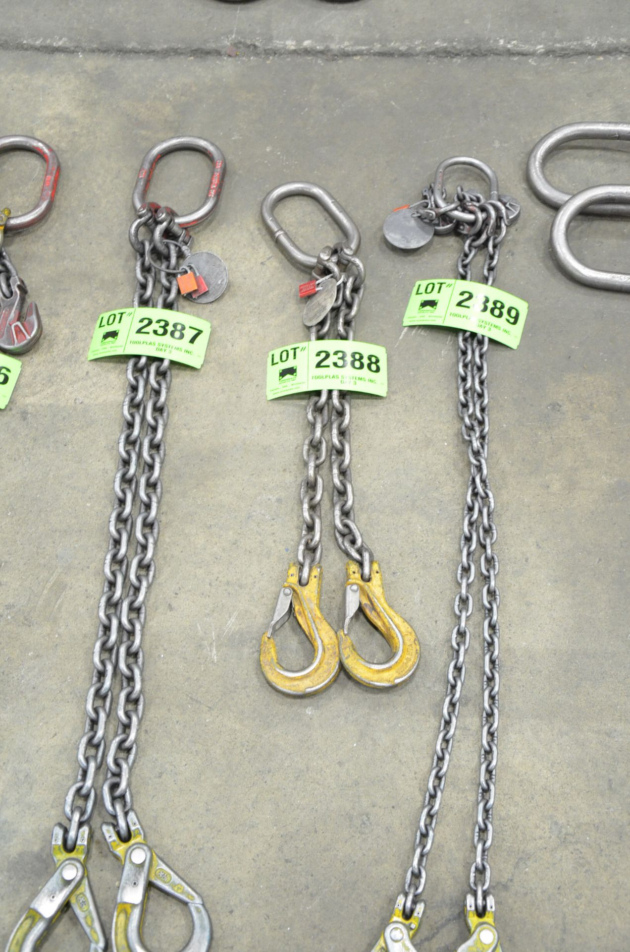 12,300 LBS CAPACITY, 3/8" X 2' TWO PART LIFTING CHAIN, S/N 6384