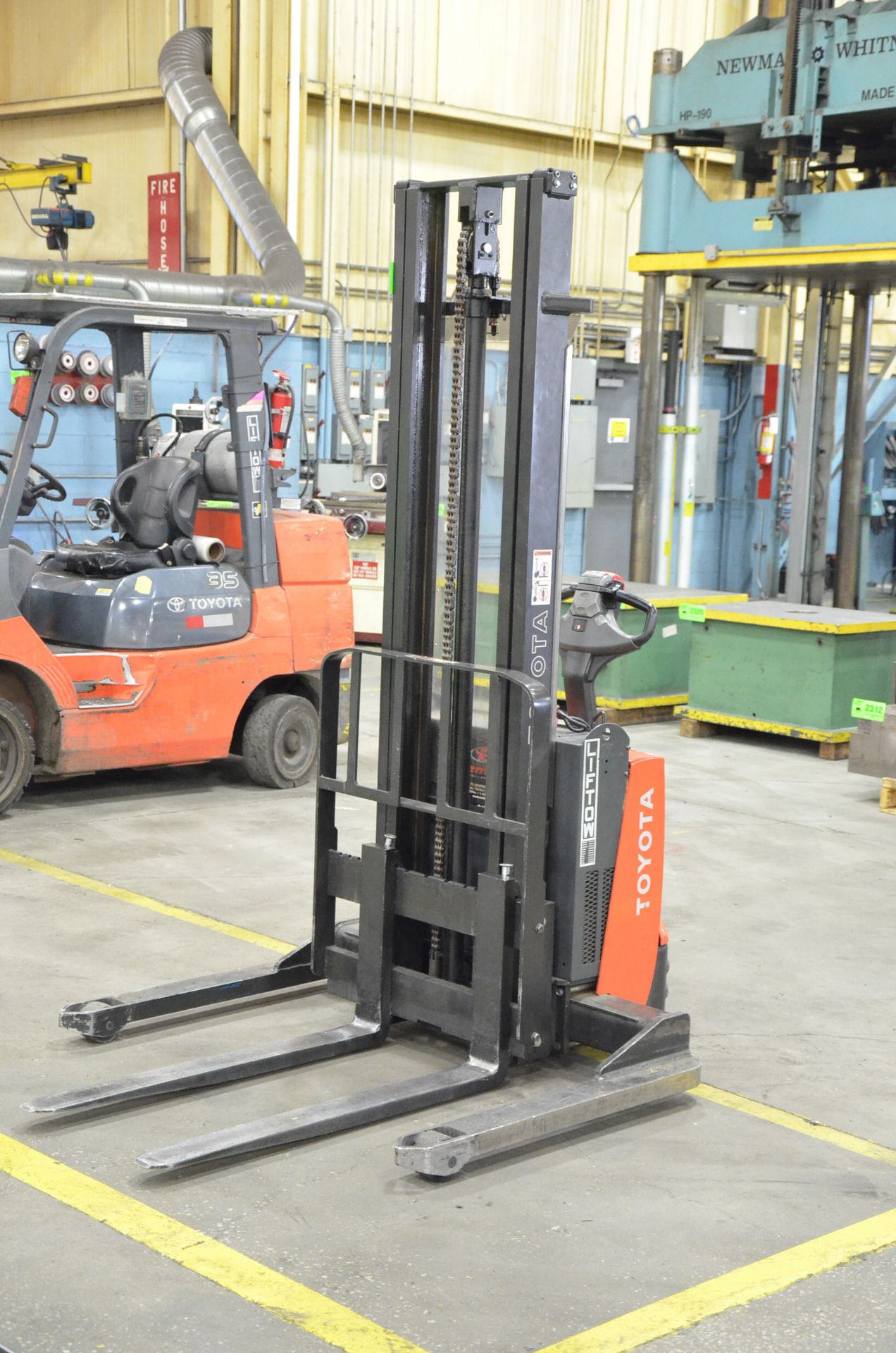 TOYOTA 7BWS13 24V 2500 LB. CAPACITY WALK-BEHIND ELECTRIC PALLET STACKER WITH 143" MAX. LIFT - Image 2 of 8