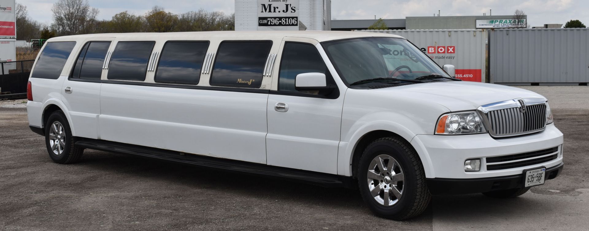 LINCOLN (2006) NAVIGATOR 14 PASSENGER STRETCH LIMOUSINE WITH 8 CYLINDER 5.4L GAS ENGINE, 219, - Image 3 of 21