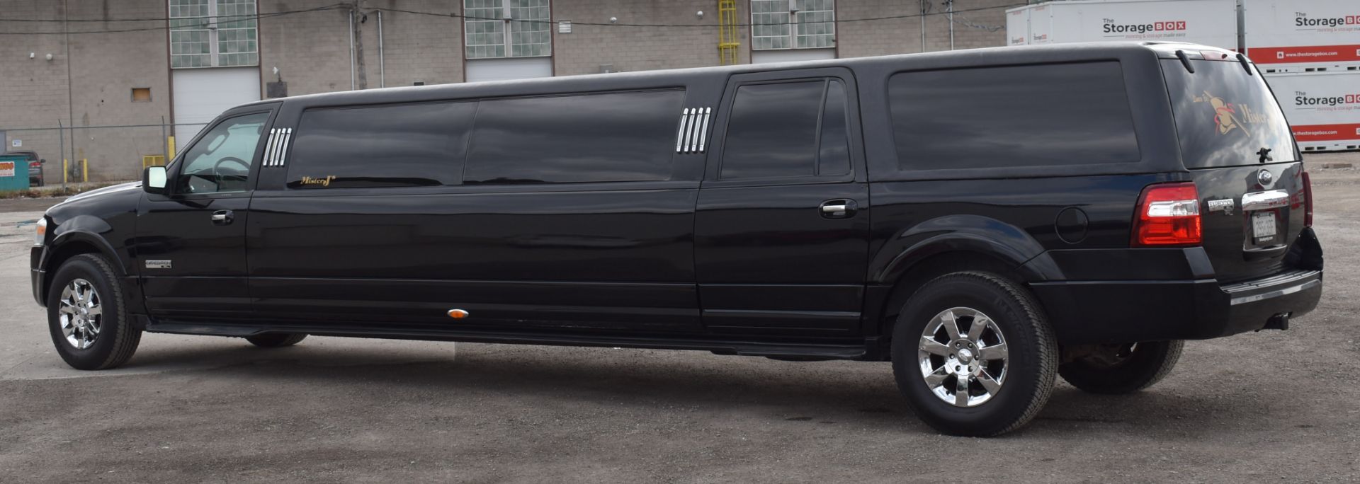 FORD (2008) EXPEDITION 14 PASSENGER STRETCH LIMOUSINE WITH 8 CYLINDER 5.4L GAS ENGINE, 177,845KM ( - Image 6 of 26