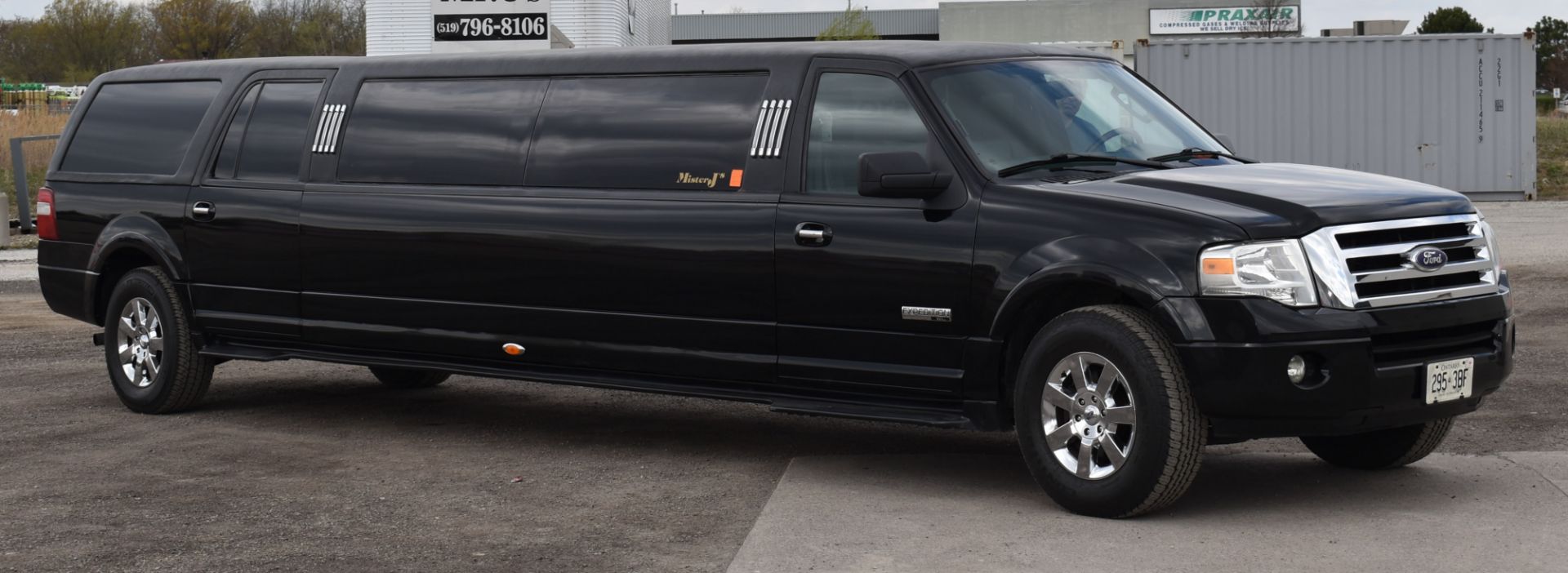 FORD (2008) EXPEDITION 14 PASSENGER STRETCH LIMOUSINE WITH 8 CYLINDER 5.4L GAS ENGINE, 177,845KM ( - Image 3 of 26