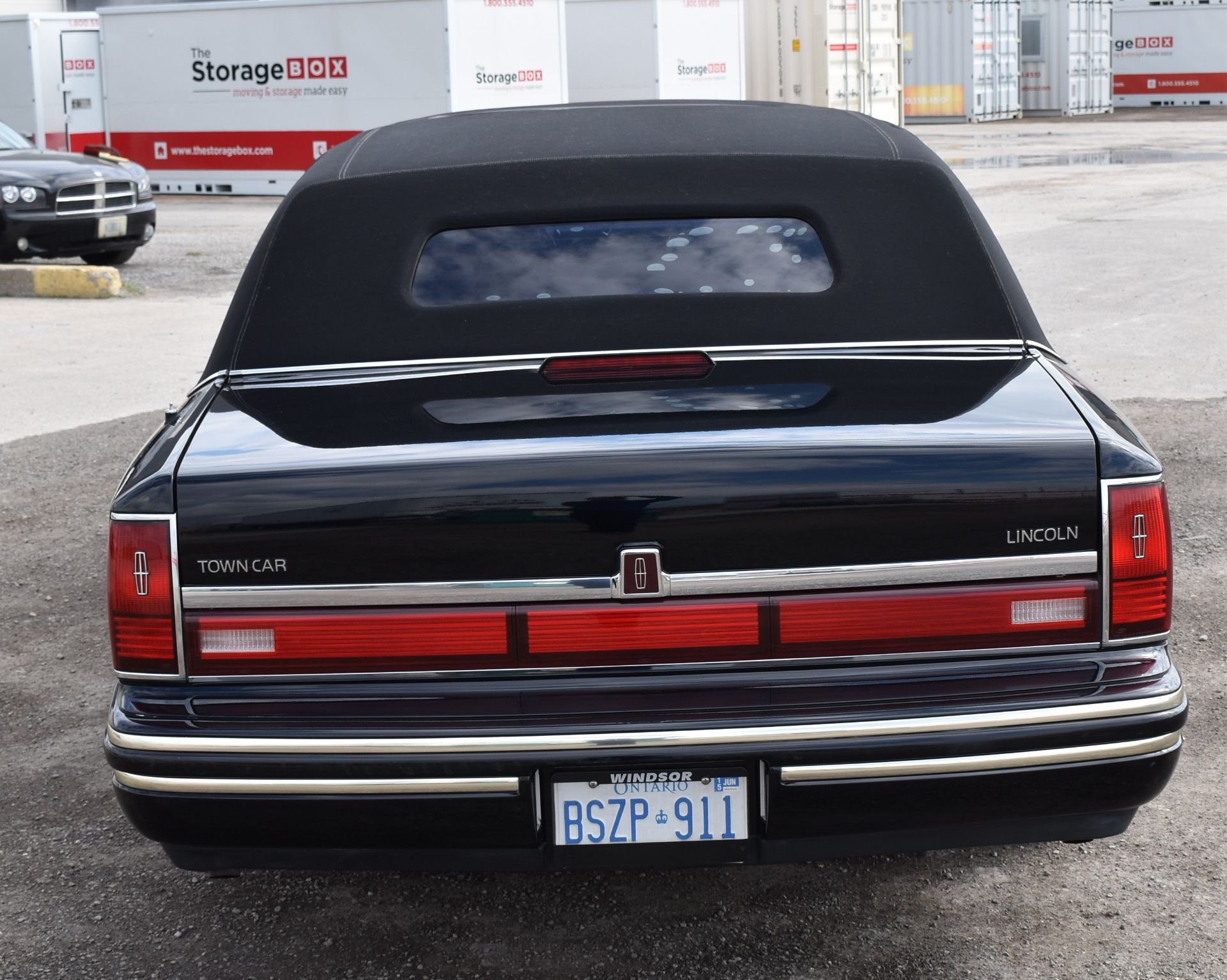 LINCOLN (1992) TOWN CAR 4 PASSENGER STRETCH LIMOUSINE WITH 8 CYLINDER 4.6L GAS ENGINE, 321,116KM ( - Image 5 of 21