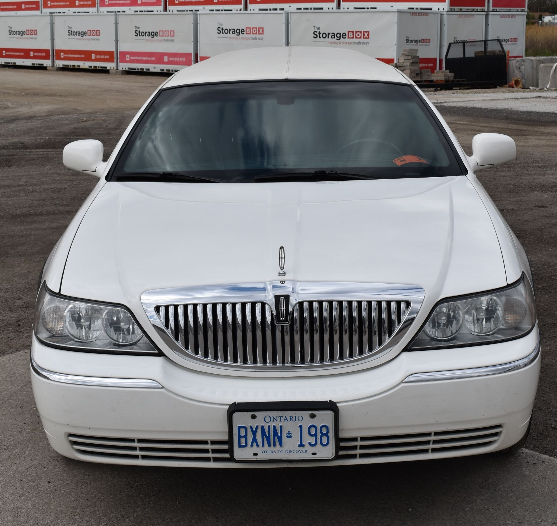 LINCOLN (2007) TOWN CAR 8 PASSENGER STRETCH LIMOUSINE WITH 8 CYLINDER 4.6L GAS ENGINE, 175,728KM ( - Bild 3 aus 21