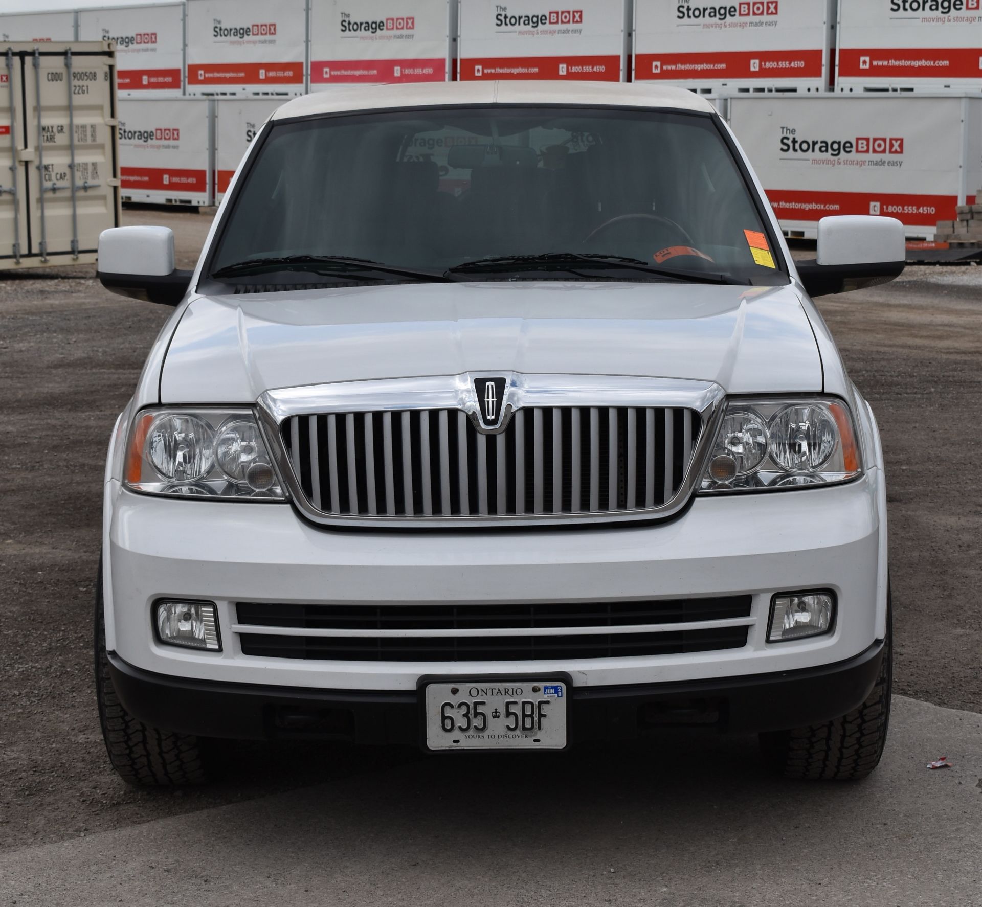 LINCOLN (2006) NAVIGATOR 14 PASSENGER STRETCH LIMOUSINE WITH 8 CYLINDER 5.4L GAS ENGINE, 219, - Image 2 of 21