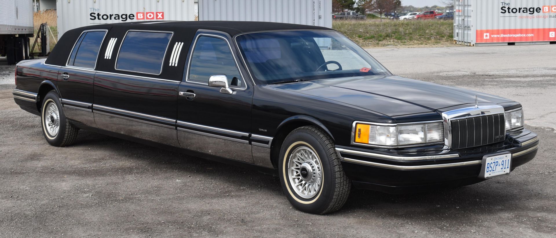 LINCOLN (1992) TOWN CAR 4 PASSENGER STRETCH LIMOUSINE WITH 8 CYLINDER 4.6L GAS ENGINE, 321,116KM ( - Image 3 of 21